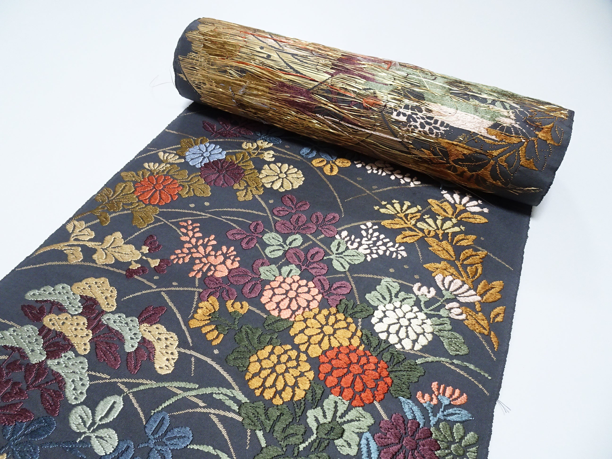 Japanese High Class Silk Bolts KaraOri Gorgeous Pattern 11761