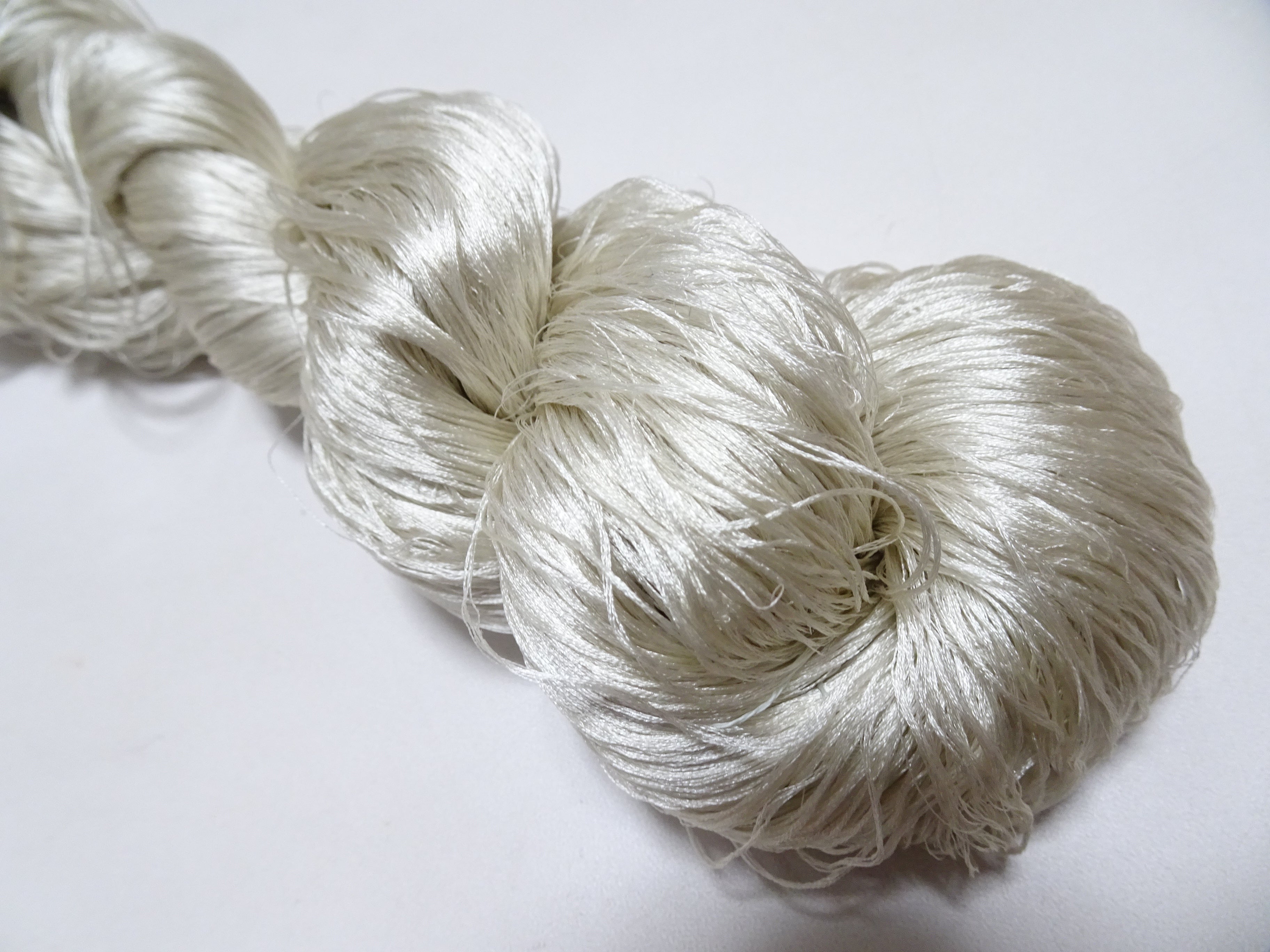 Japanese Vintage 6 Loose-Twist Silk Threads 19266