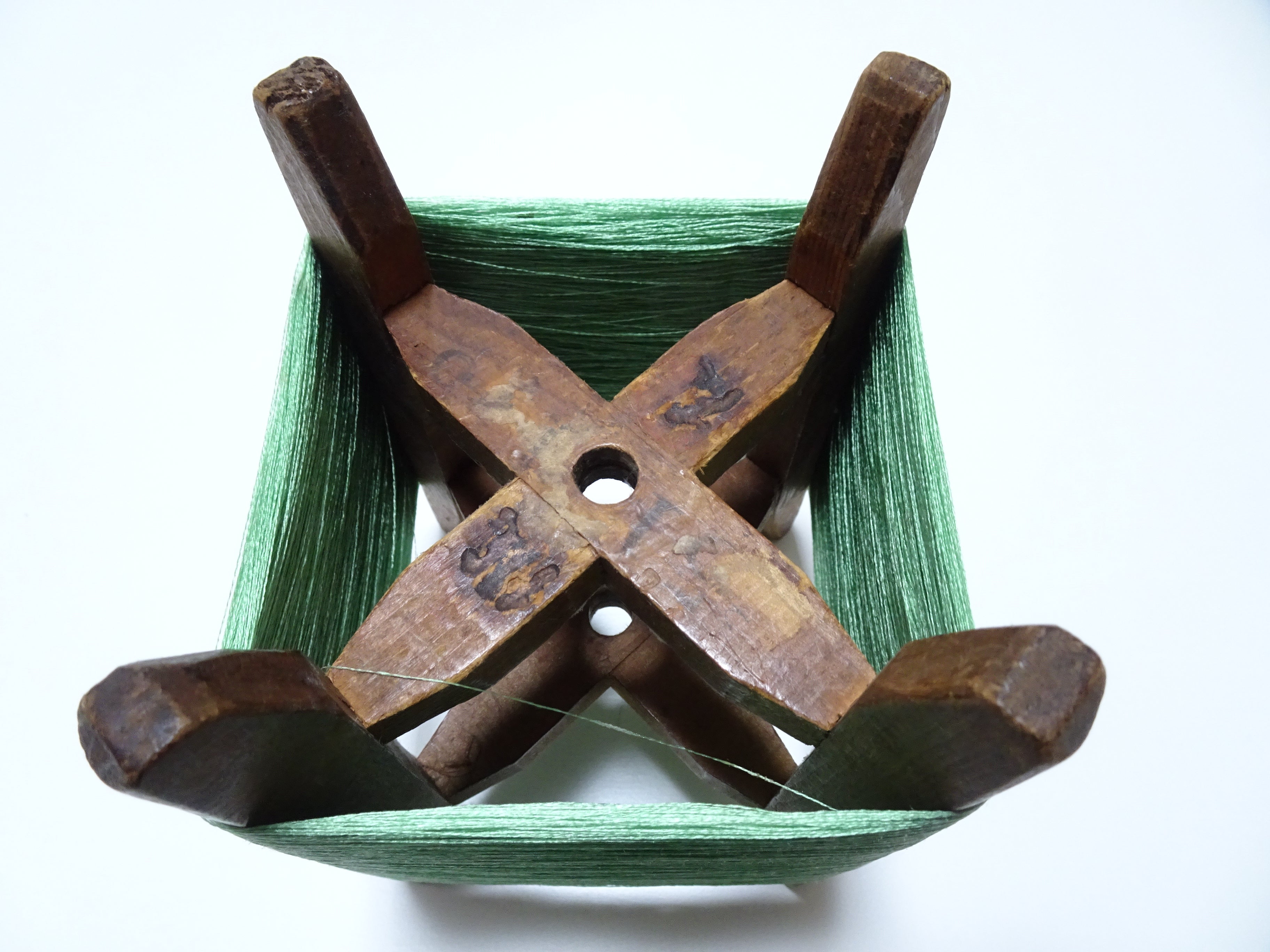 Japanese vintage Wooden spool & silk thread embroidery 16312