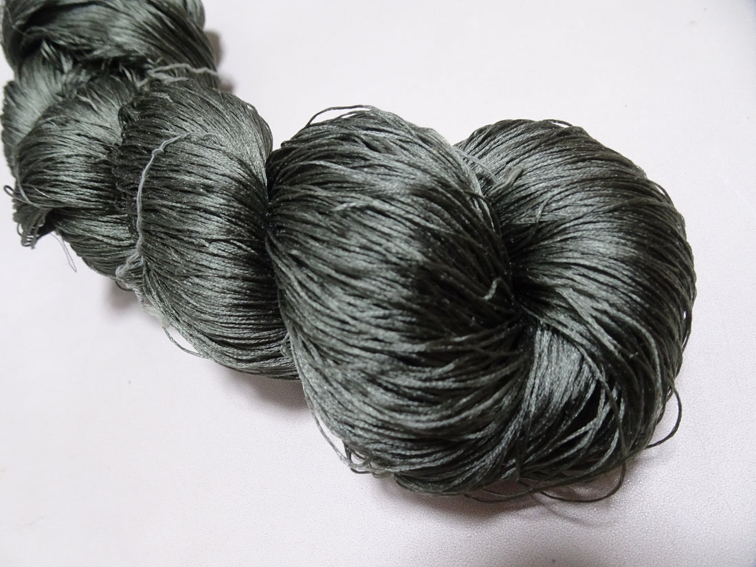 Japanese Vintage 6 Loose-Twist Silk Threads 19269