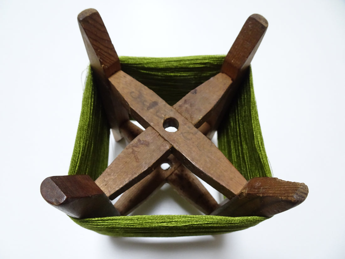 Japanese vintage Wooden spool & silk thread embroidery 16319