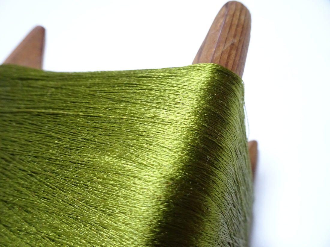 Japanese vintage Wooden spool & silk thread embroidery 16319