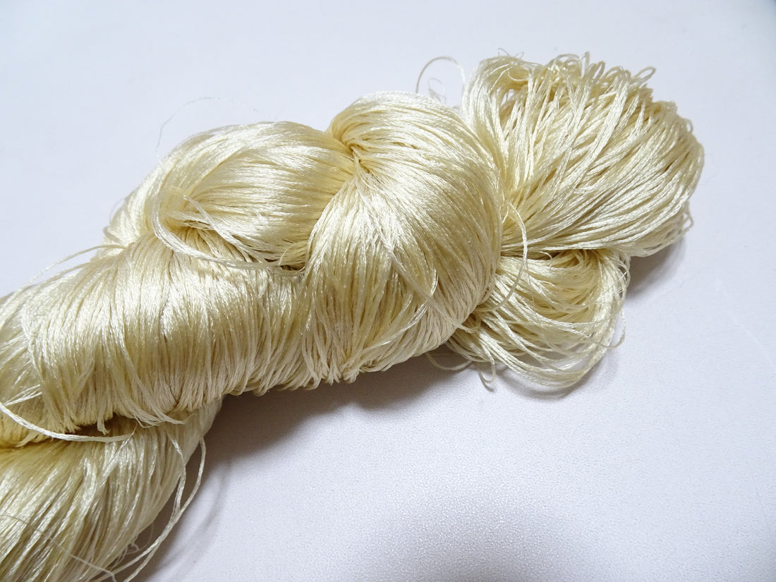 Japanese Vintage 6 Loose-Twist Silk Threads 19277
