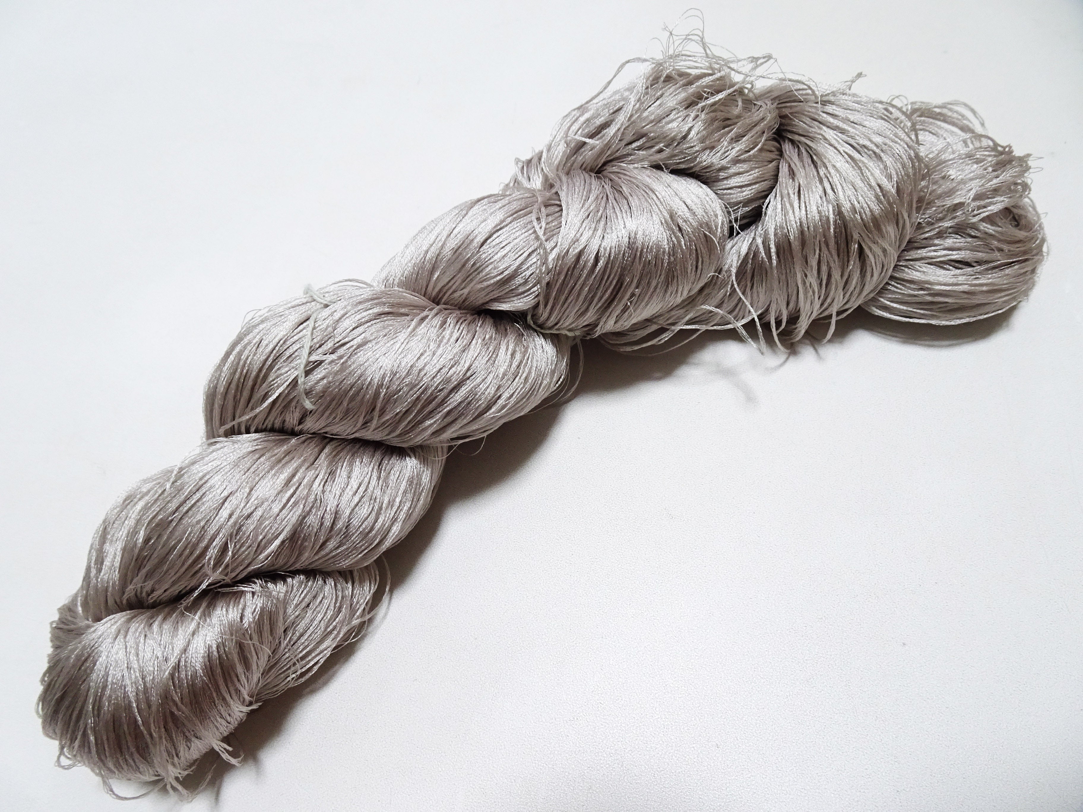 Japanese Vintage 6 Loose-Twist Silk Threads 19278
