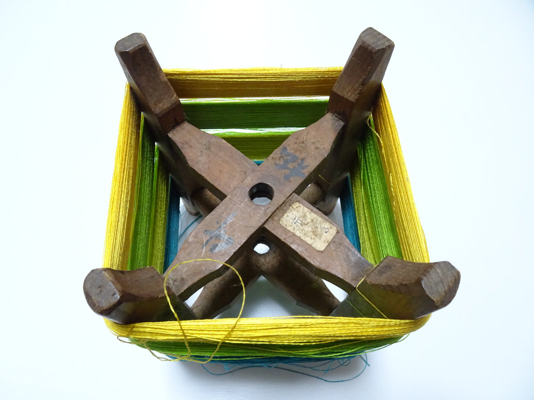 Japanese vintage Wooden spool & silk thread embroidery 16321