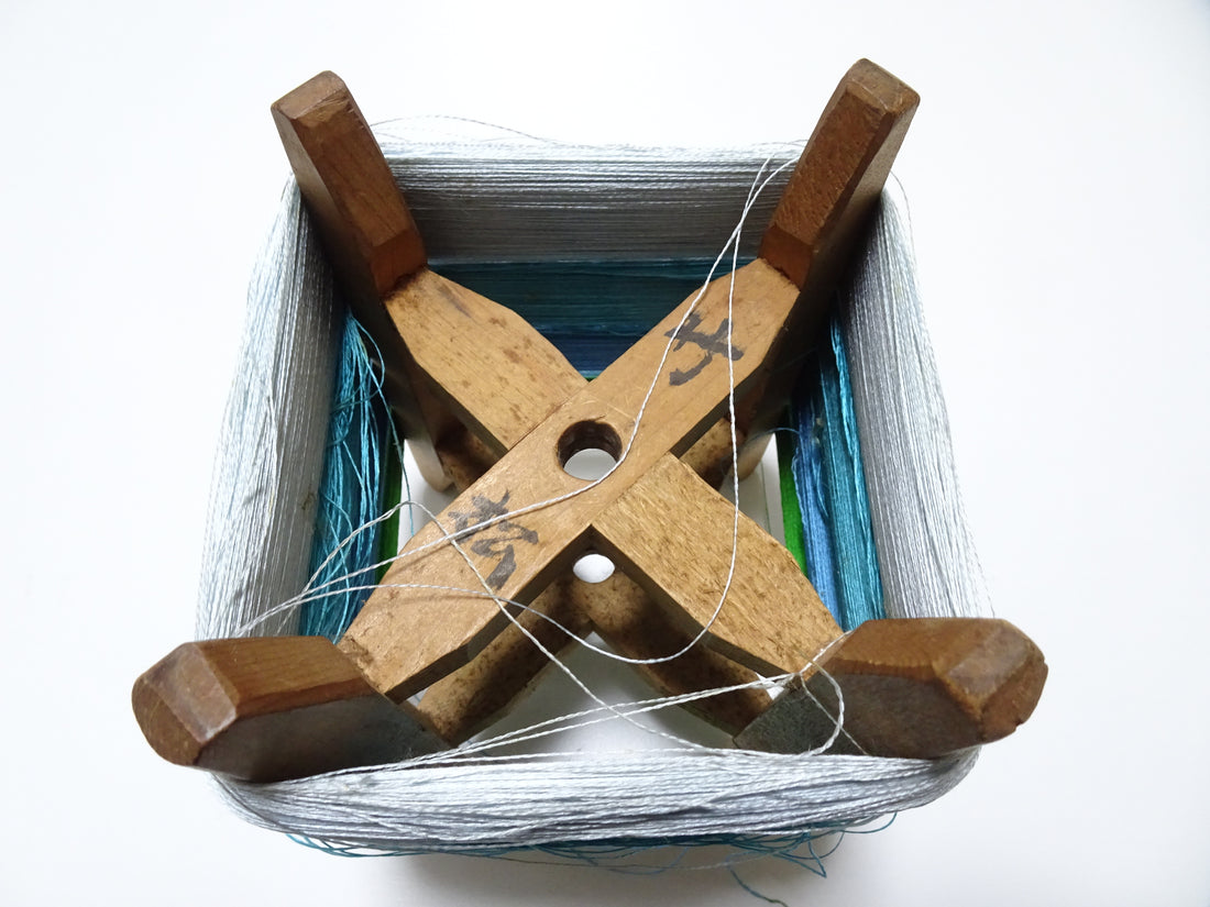 Japanese vintage Wooden spool & silk thread embroidery 16322