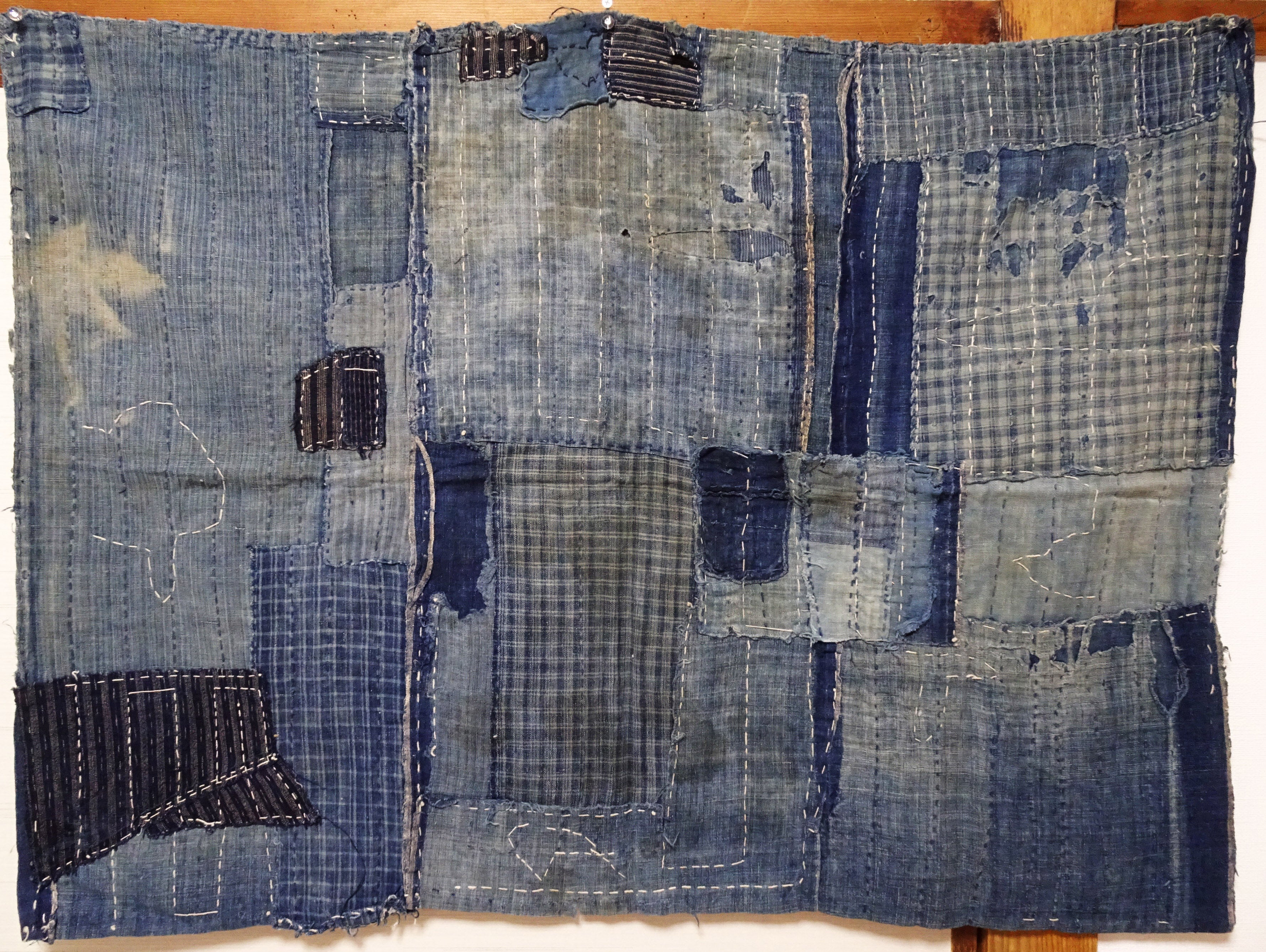Japanese Antique BORO Textile (Meiji–Taisho Era) – Indigo-Dyed Patchwork with Hand-Stitched Repairs 17726