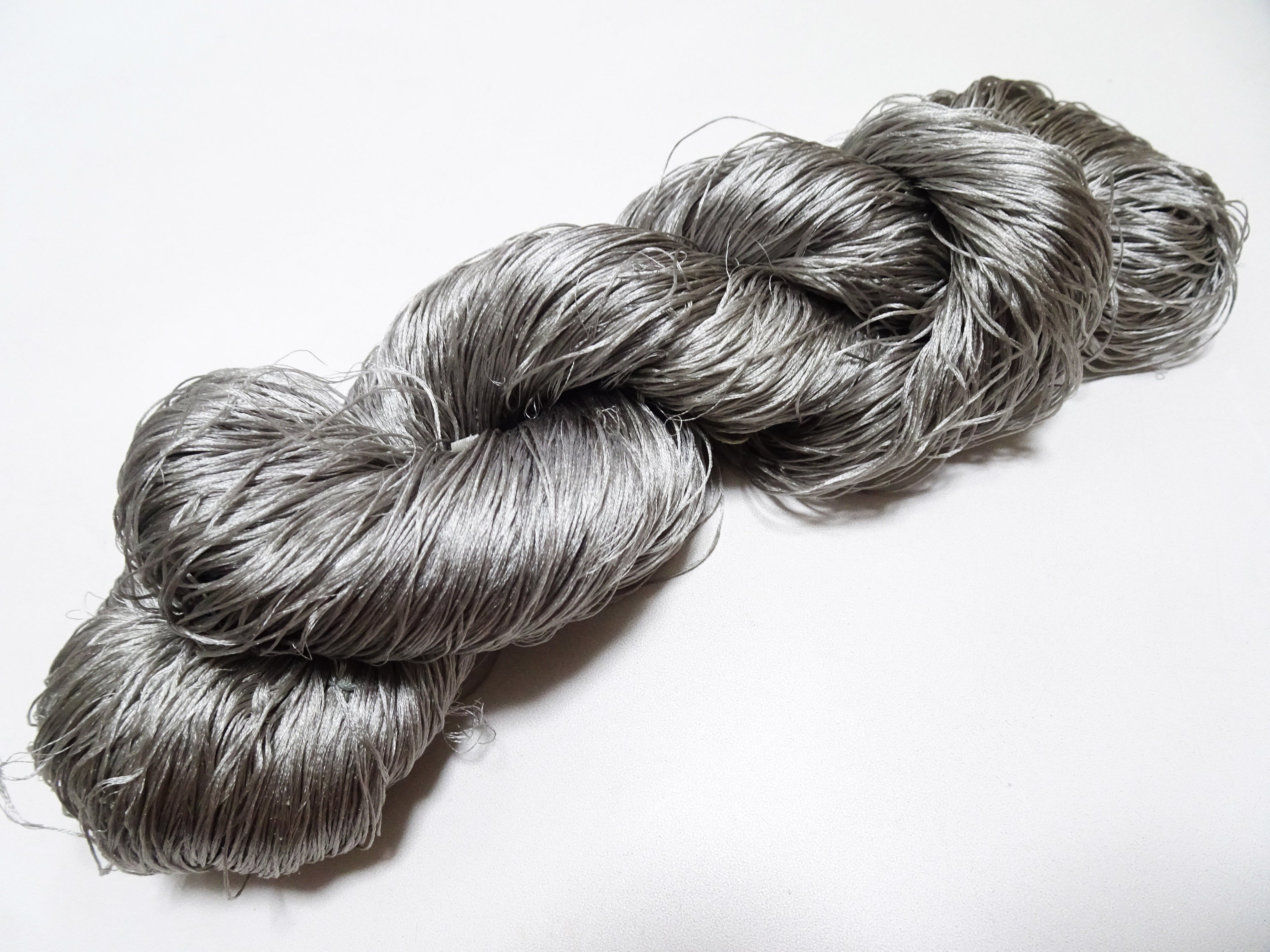 Japanese Vintage 6 Loose-Twist Silk Threads 19292
