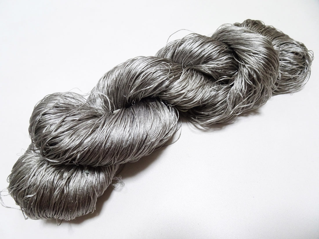 Japanese Vintage 6 Loose-Twist Silk Threads 19292