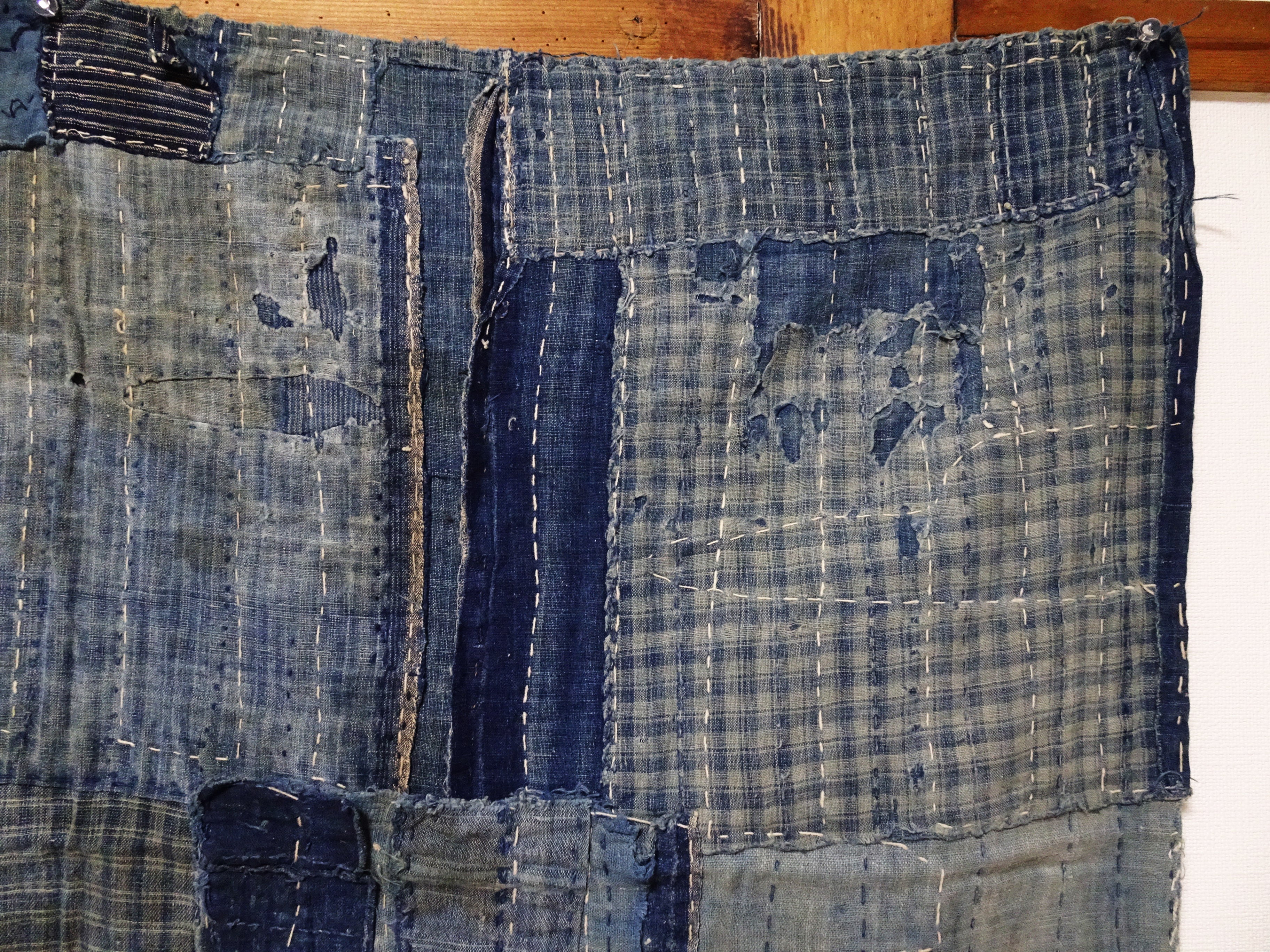 Japanese Antique BORO Textile (Meiji–Taisho Era) – Indigo-Dyed Patchwork with Hand-Stitched Repairs 17726