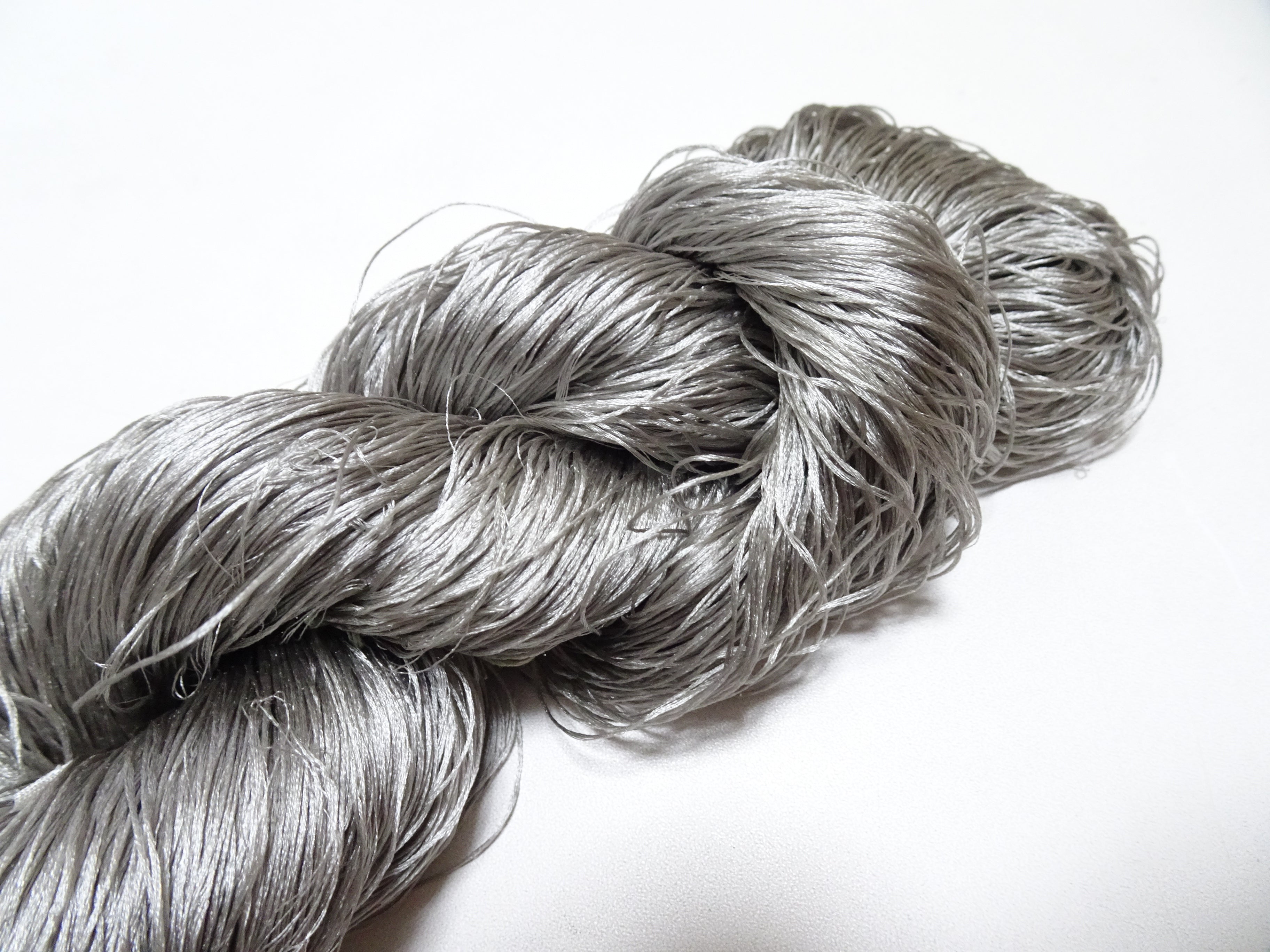 Japanese Vintage 6 Loose-Twist Silk Threads 19292