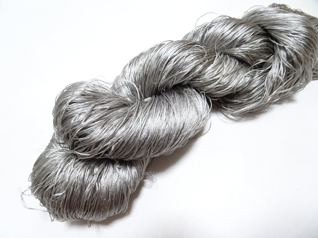 Japanese Vintage 6 Loose-Twist Silk Threads 19292