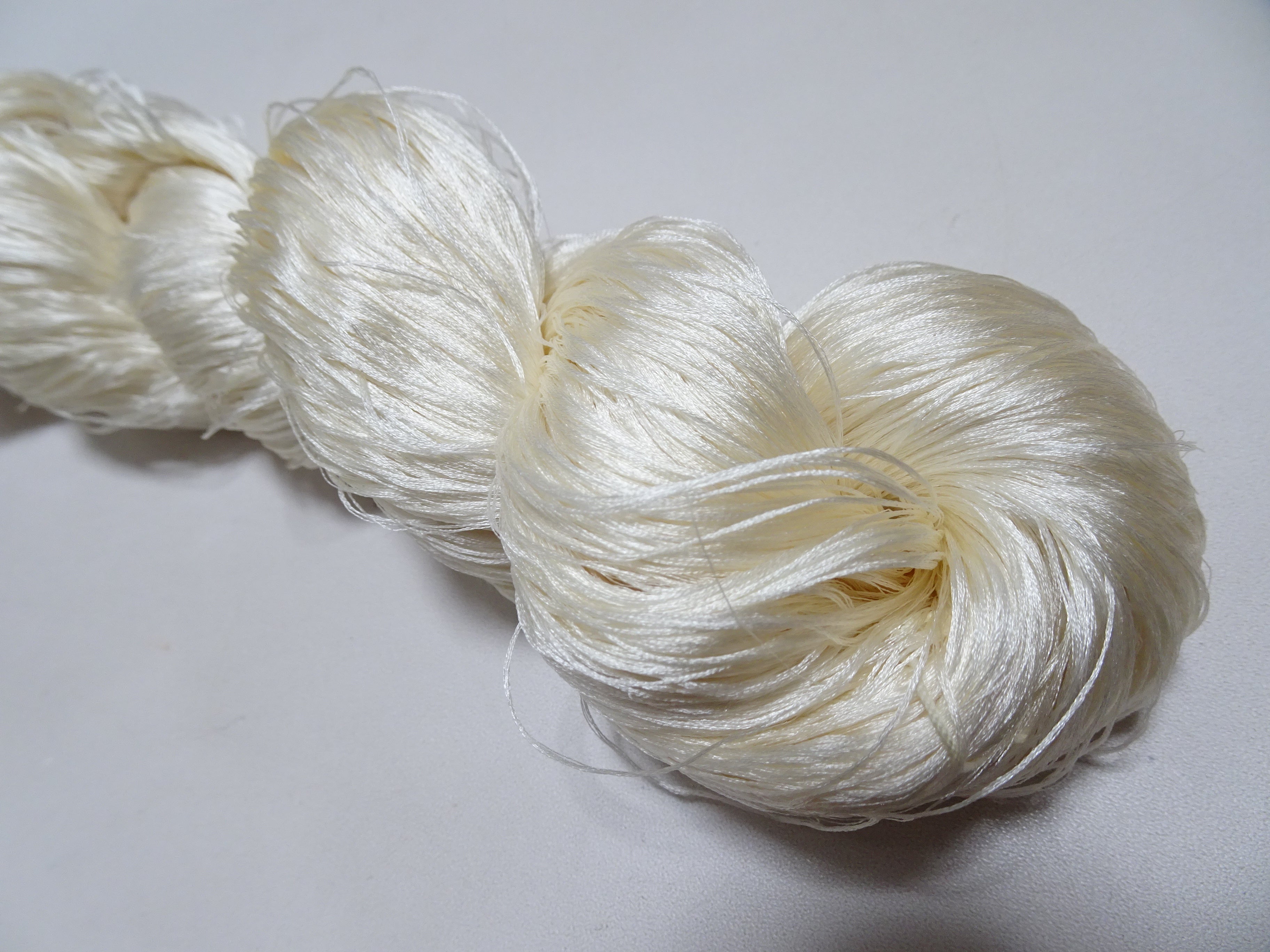 Japanese Vintage 6 Loose-Twist Silk Threads 19300