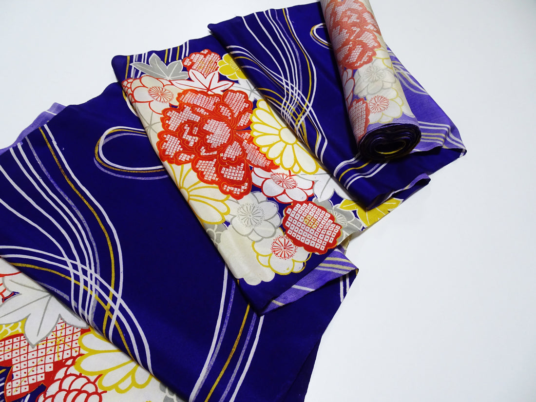 Japanese Taisho–Showa Era Vintage Deadstock Kinsha Silk Kimono Fabric Bolt with Bold Hanakusudama Floral Pattern 16236