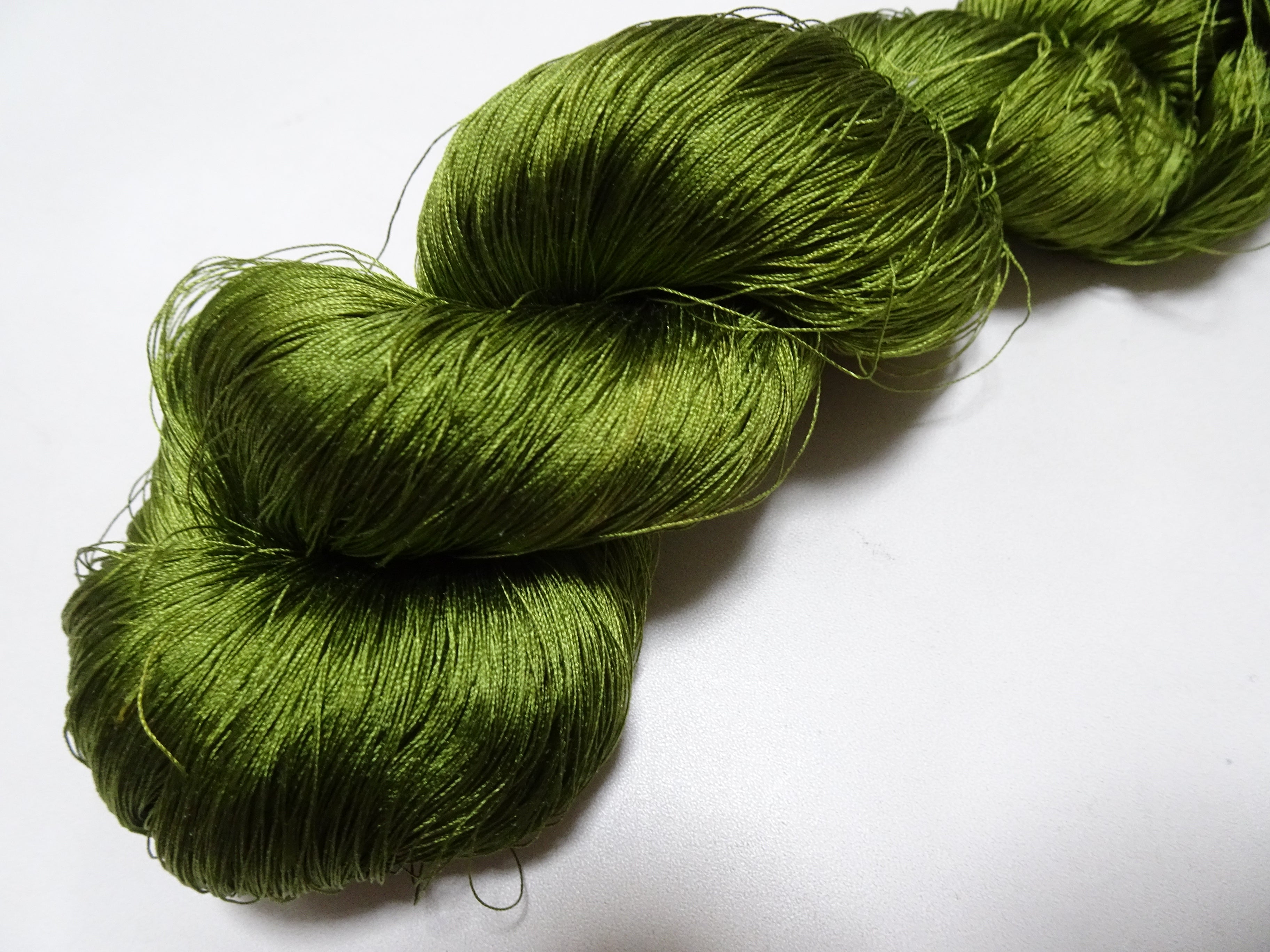 Japanese Vintage Silk Thread for Tsuzure Weaving – High-Quality 19666