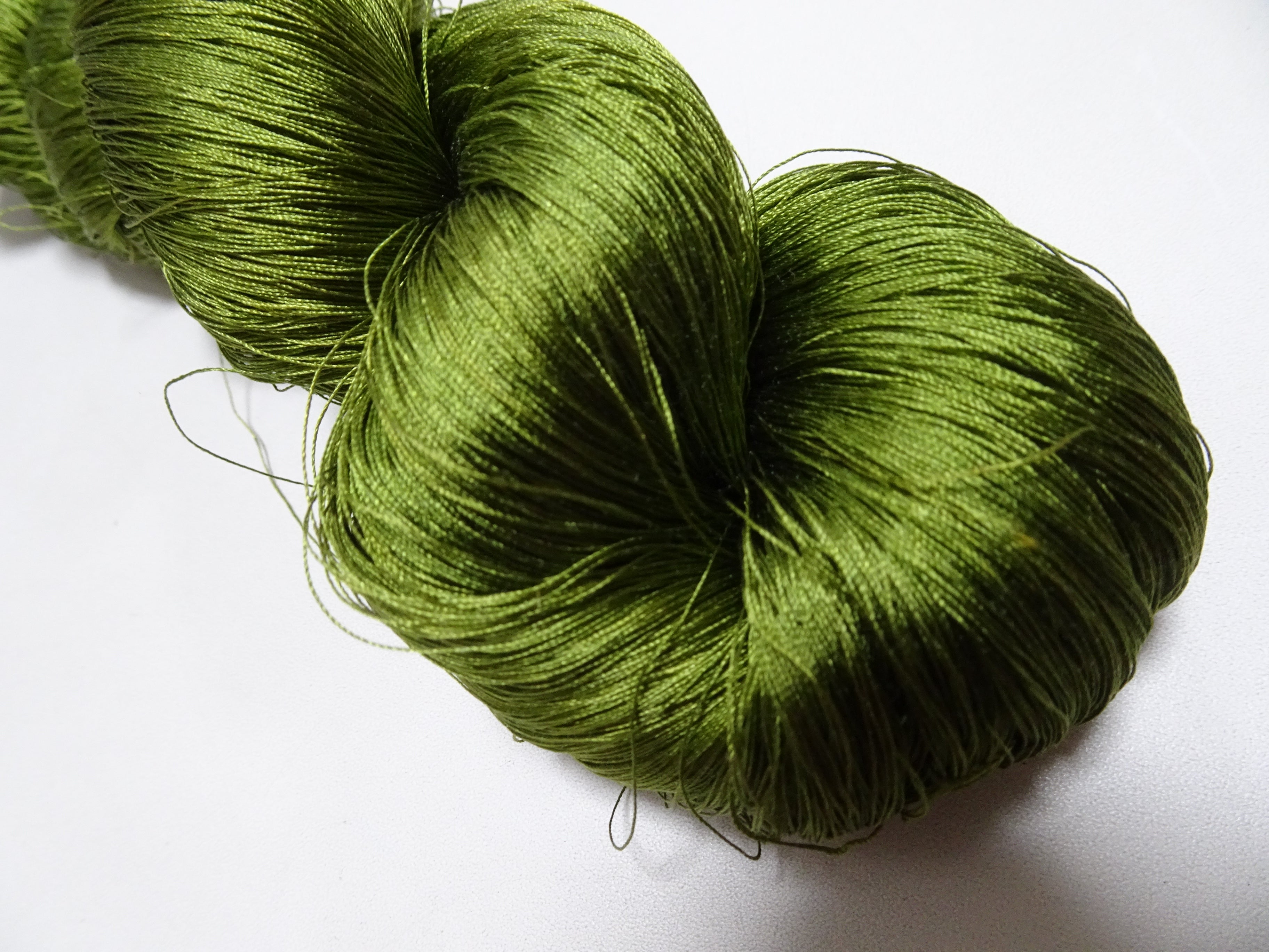 Japanese Vintage Silk Thread for Tsuzure Weaving – High-Quality 19666