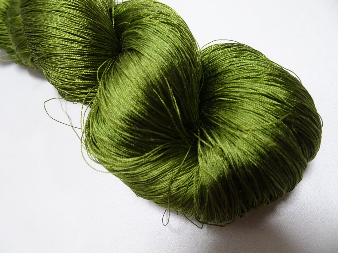 Japanese Vintage Silk Thread for Tsuzure Weaving – High-Quality 19666