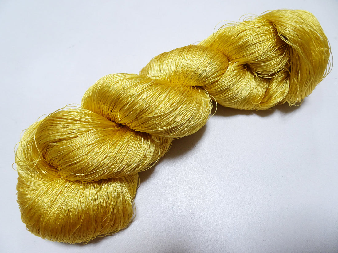 Japanese Vintage Silk Thread for Tsuzure Weaving – High-Quality 19668