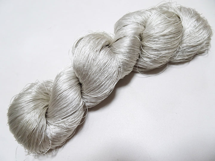 Japanese Vintage Silk Thread for Tsuzure Weaving – High-Quality 19670