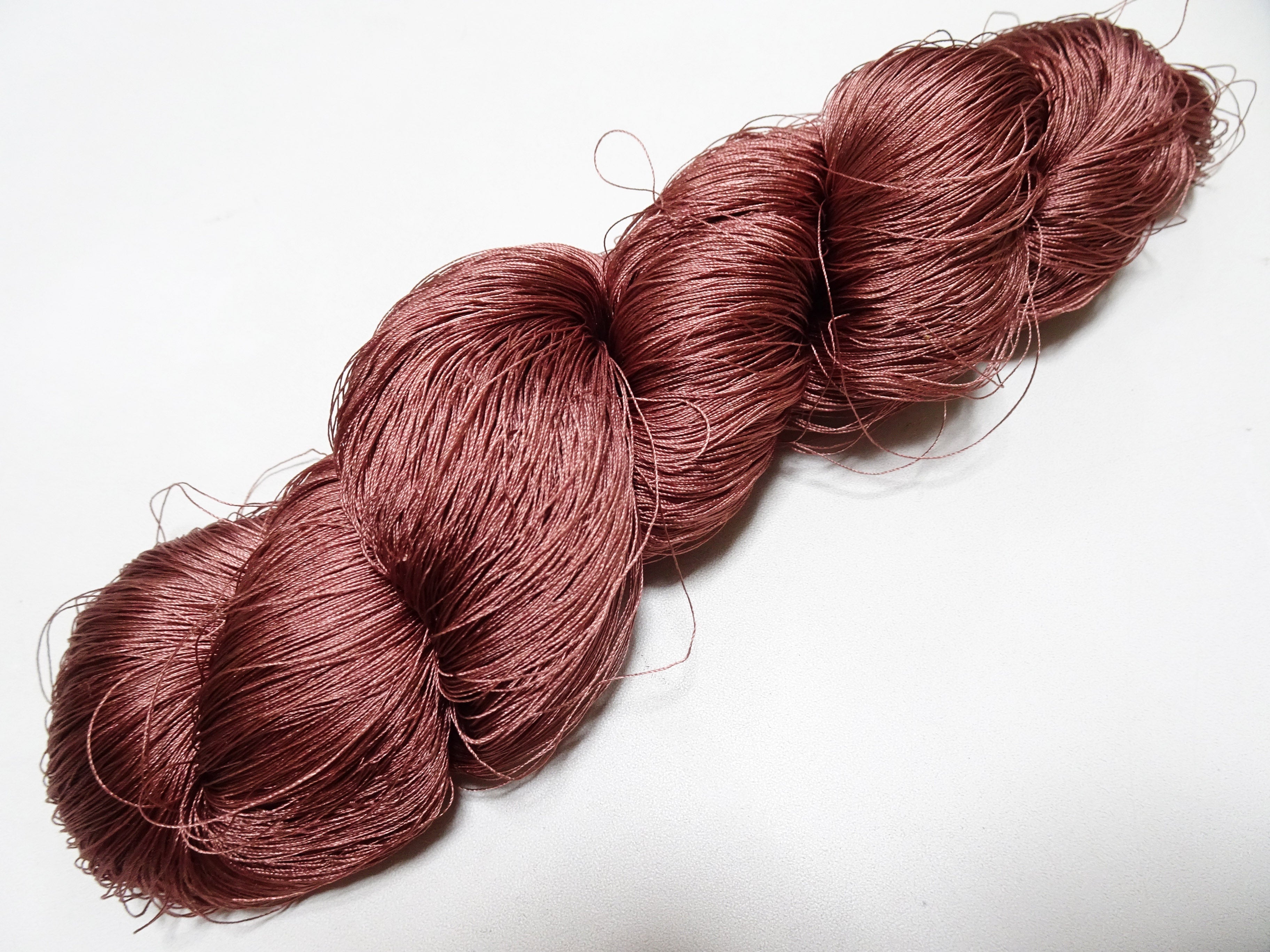 Japanese Vintage Silk Thread for Tsuzure Weaving – High-Quality 19671