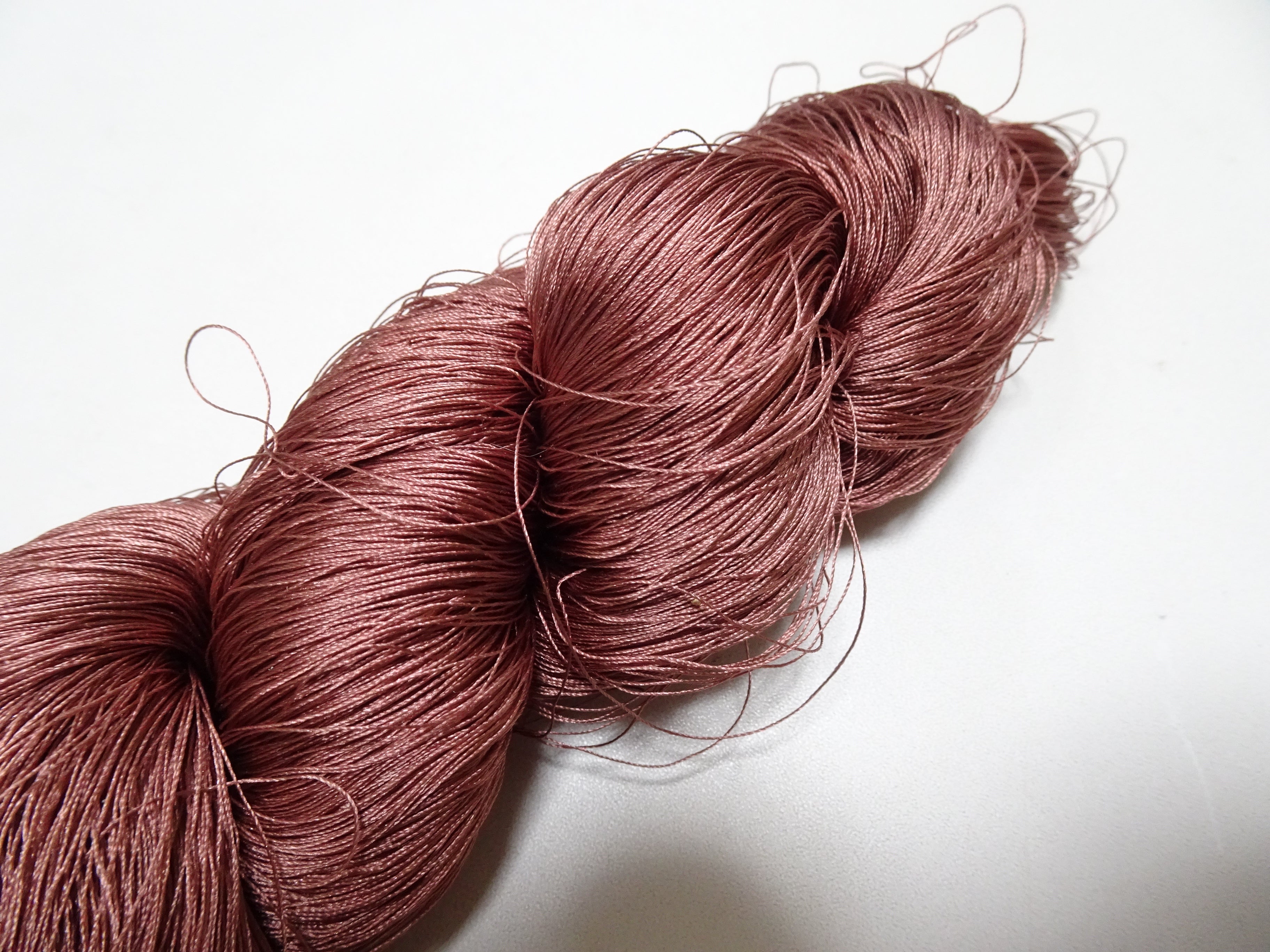 Japanese Vintage Silk Thread for Tsuzure Weaving – High-Quality 19671