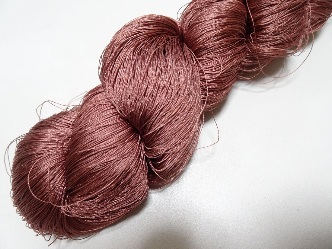 Japanese Vintage Silk Thread for Tsuzure Weaving – High-Quality 19671