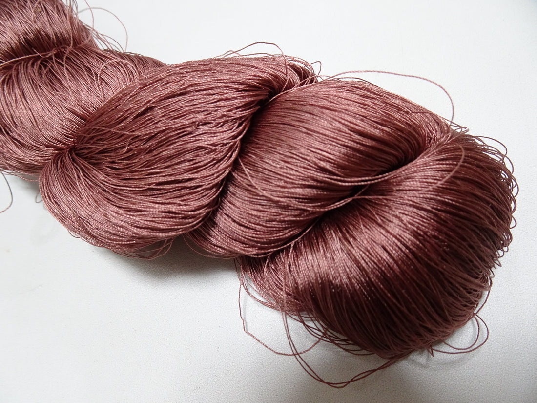 Japanese Vintage Silk Thread for Tsuzure Weaving – High-Quality 19671
