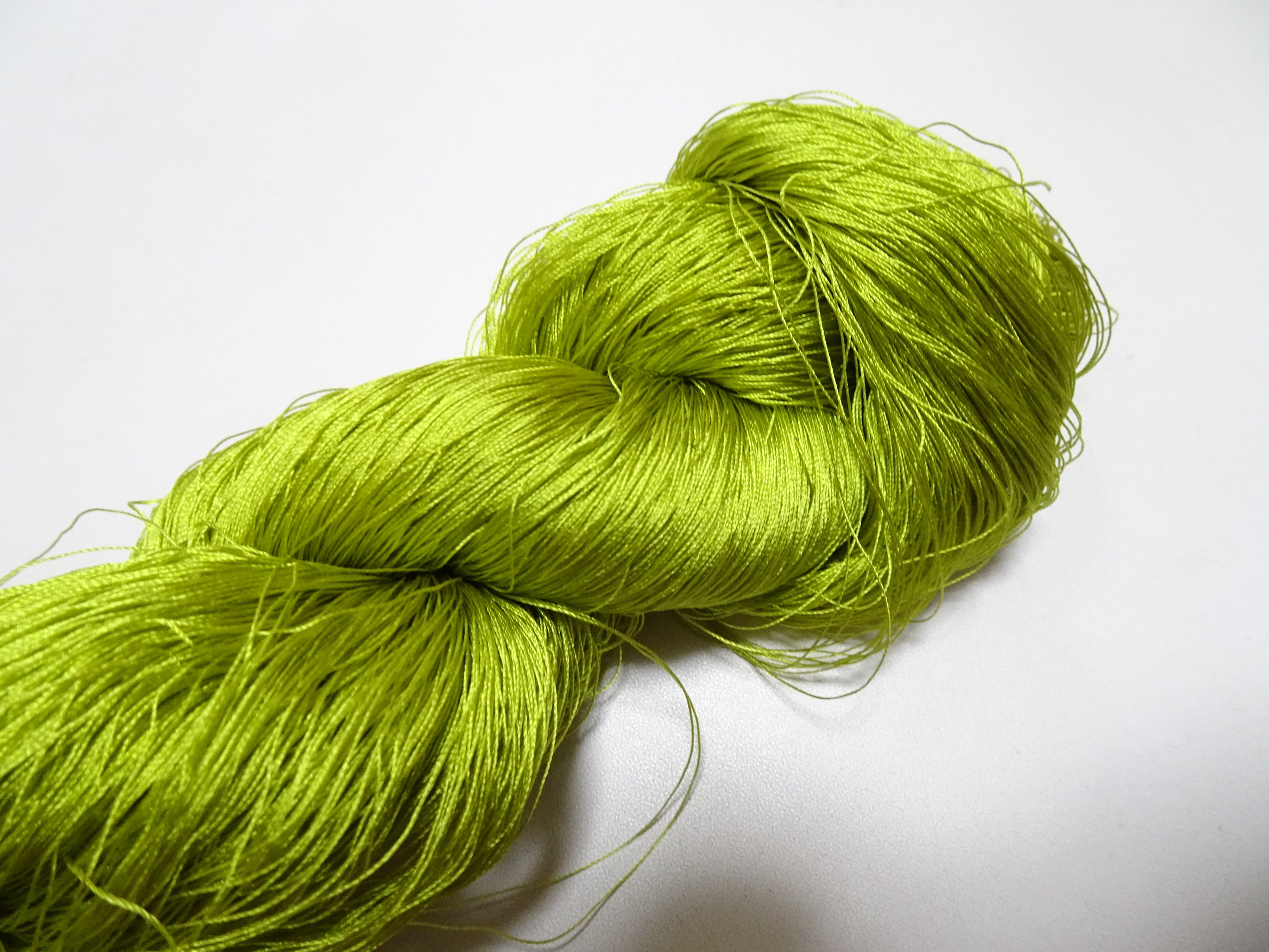 Japanese Vintage Silk Thread for Tsuzure Weaving – High-Quality 19672