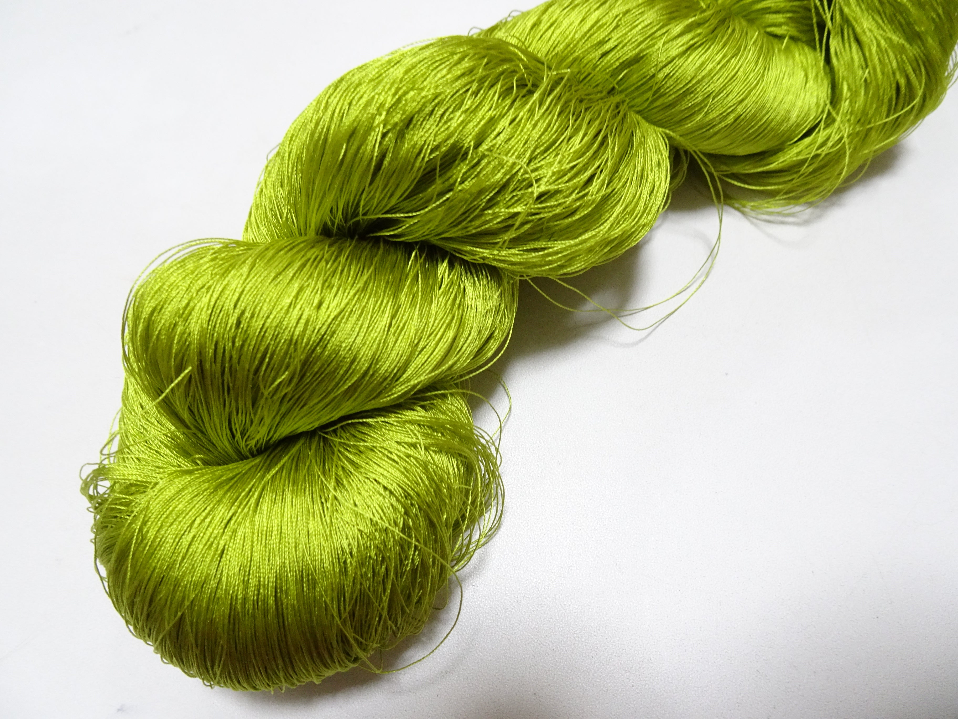 Japanese Vintage Silk Thread for Tsuzure Weaving – High-Quality 19672