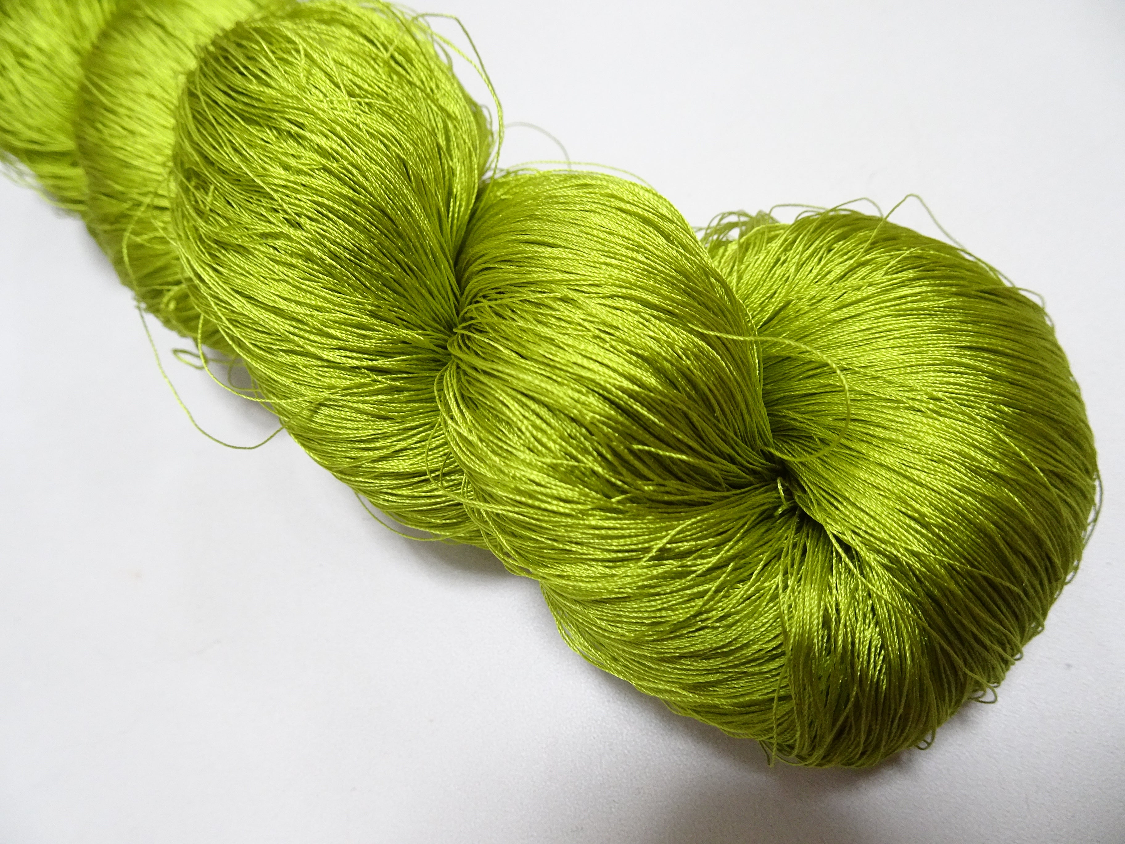 Japanese Vintage Silk Thread for Tsuzure Weaving – High-Quality 19672