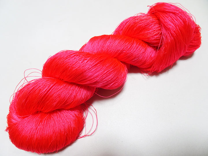 Japanese Vintage Silk Thread for Tsuzure Weaving – High-Quality 19674