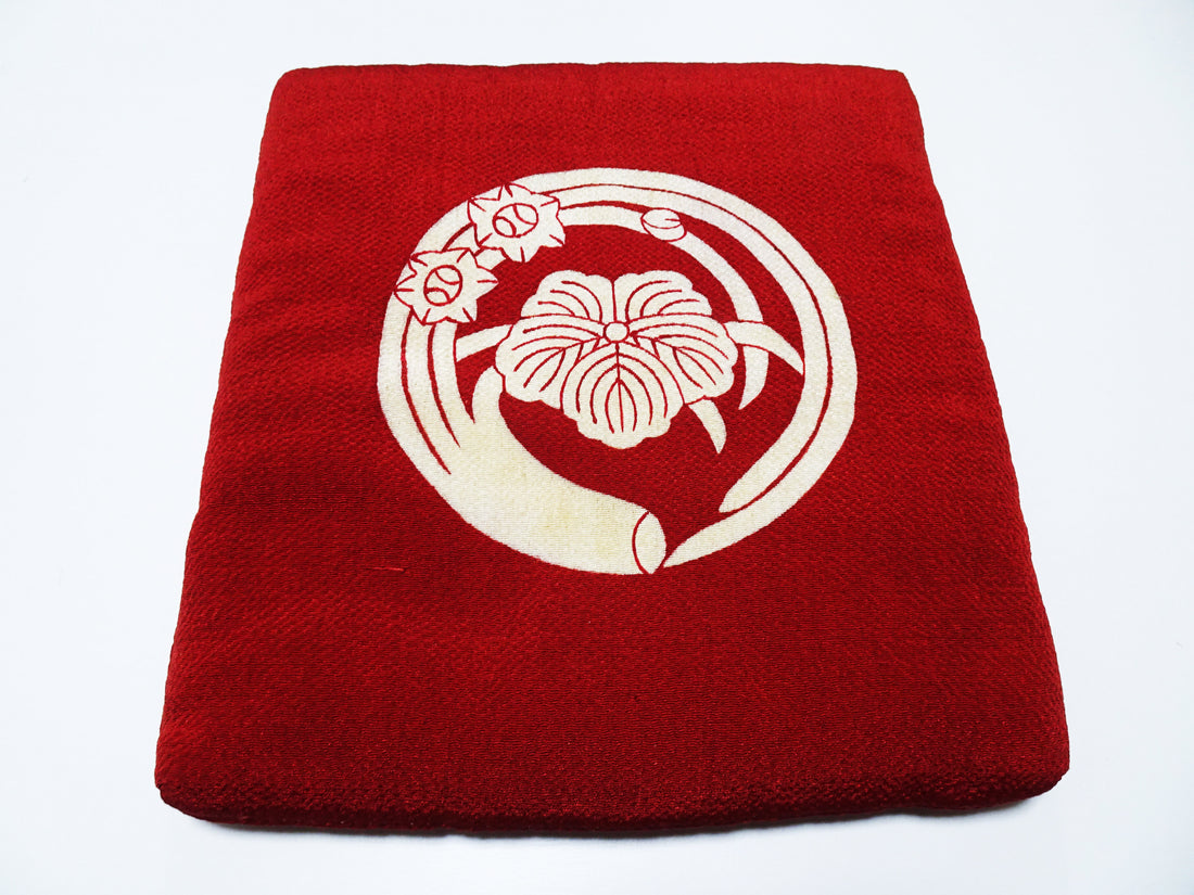 Japanese Vintage Showa Era Zabuton on Oni-Shibo Chirimen Silk  16344