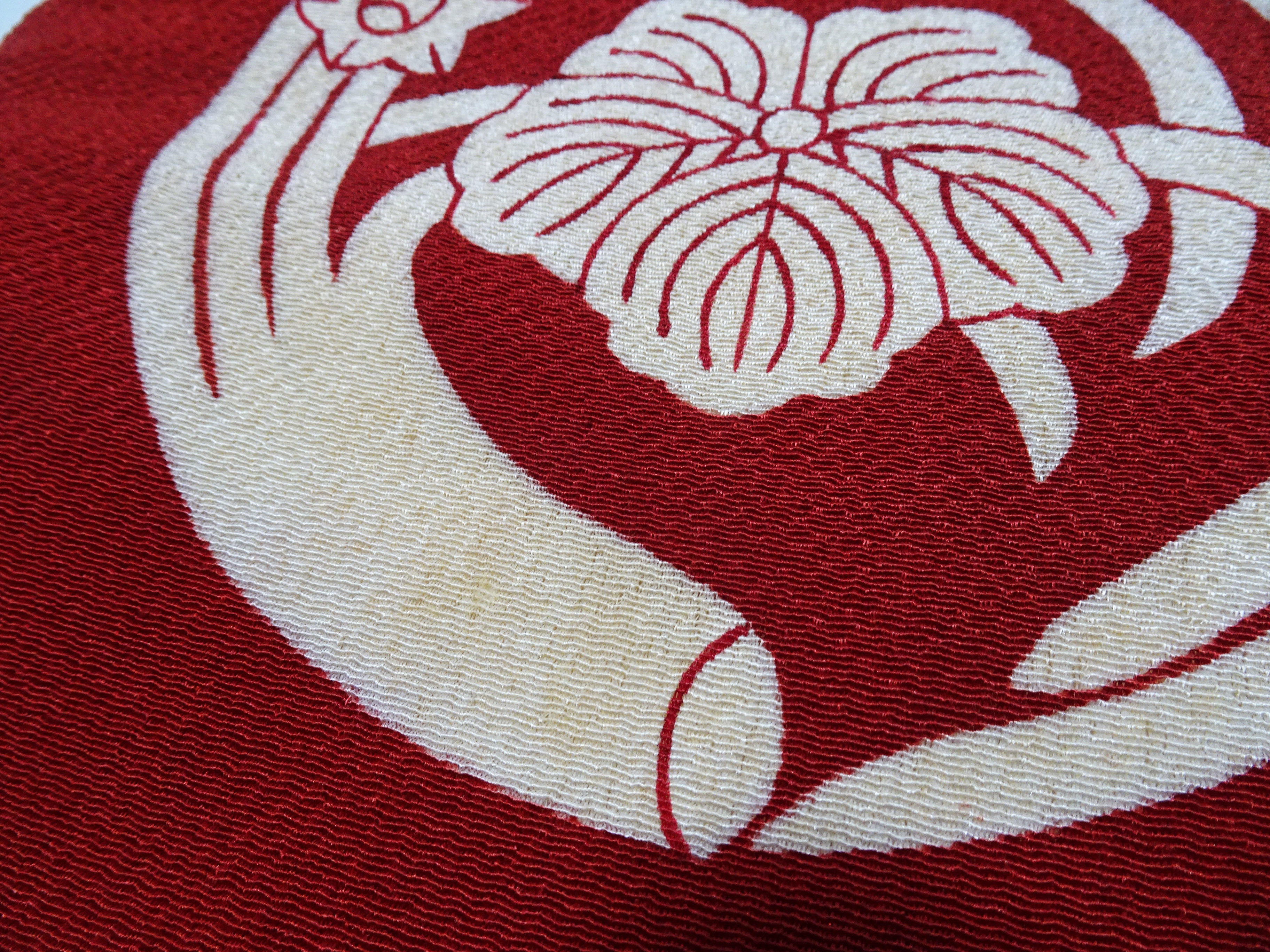Japanese Vintage Showa Era Zabuton on Oni-Shibo Chirimen Silk  16344