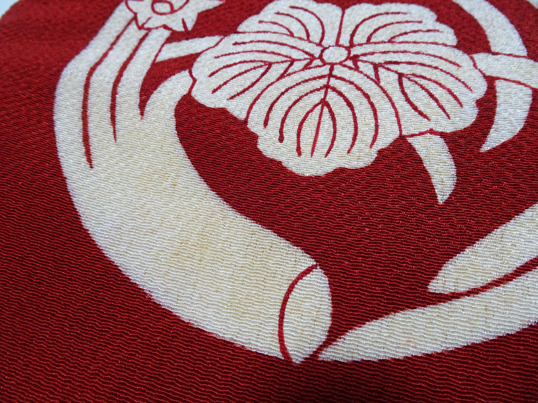 Japanese Vintage Showa Era Zabuton on Oni-Shibo Chirimen Silk  16344