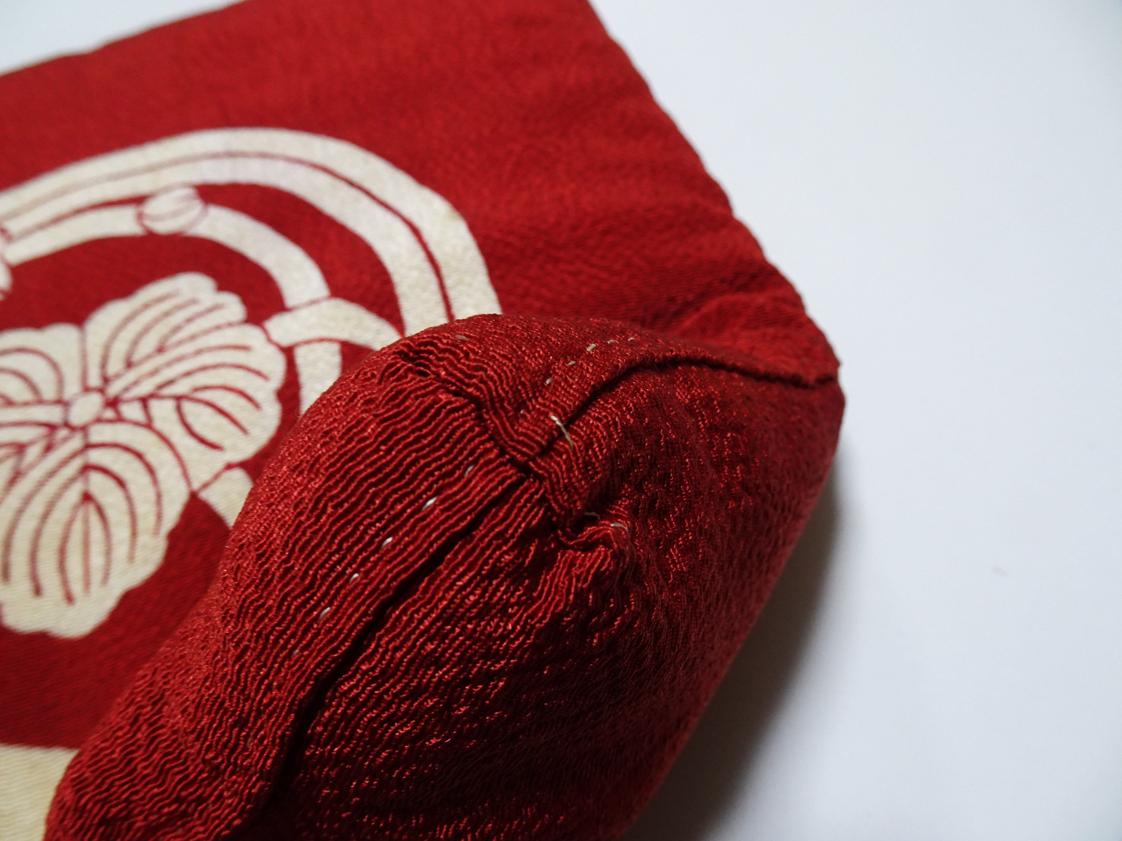 Japanese Vintage Showa Era Zabuton on Oni-Shibo Chirimen Silk  16344