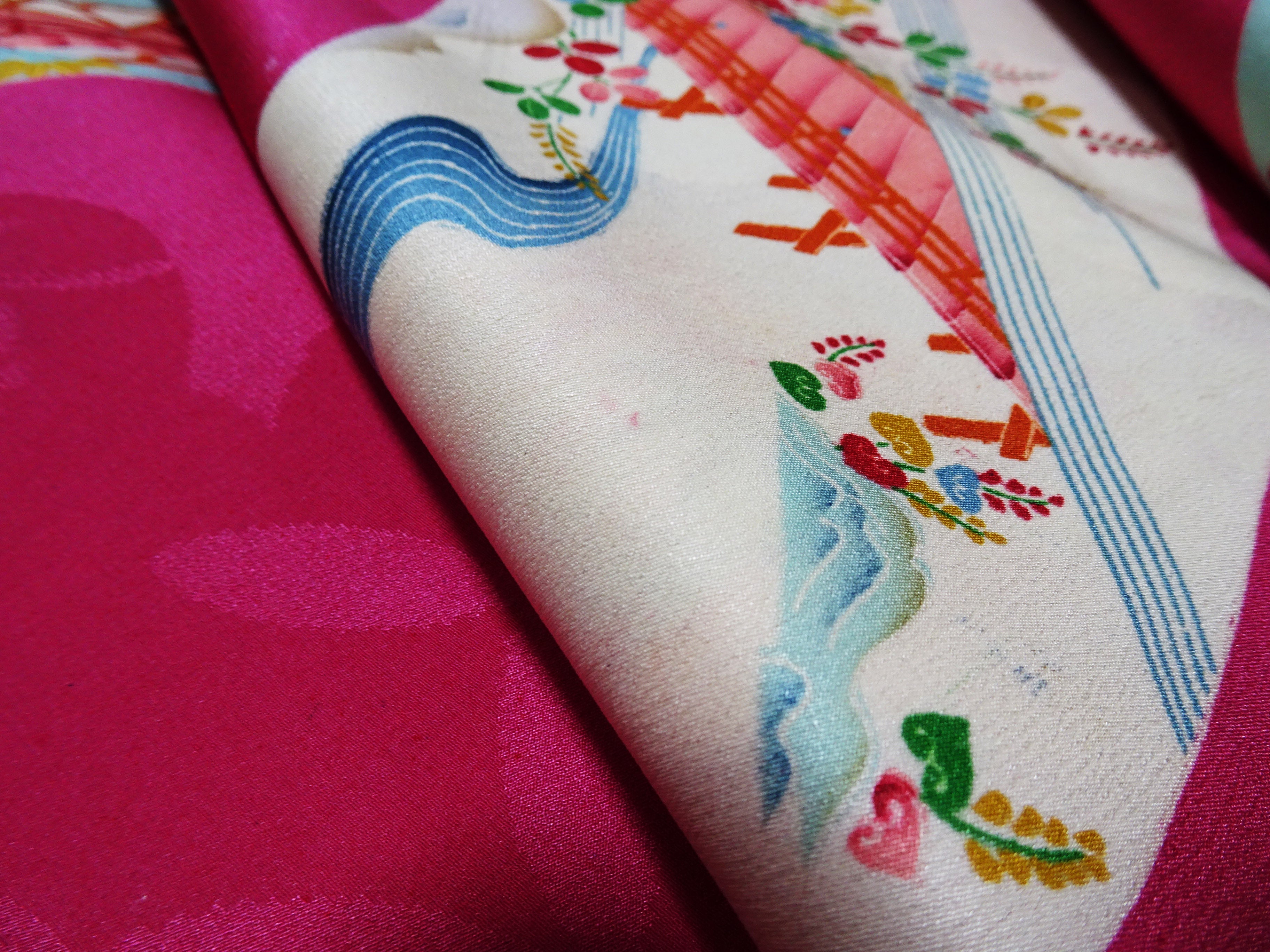 Japanese Antique Silk Bolts  / Mon Rinzu / Dyed Pattern 17509