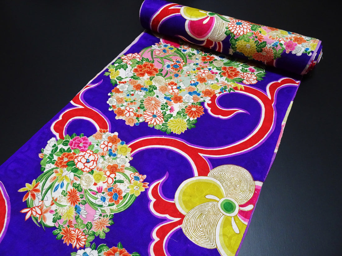 Japanese Antique Silk Bolts  / Mon Kinsha / Dyed Pattern 17510