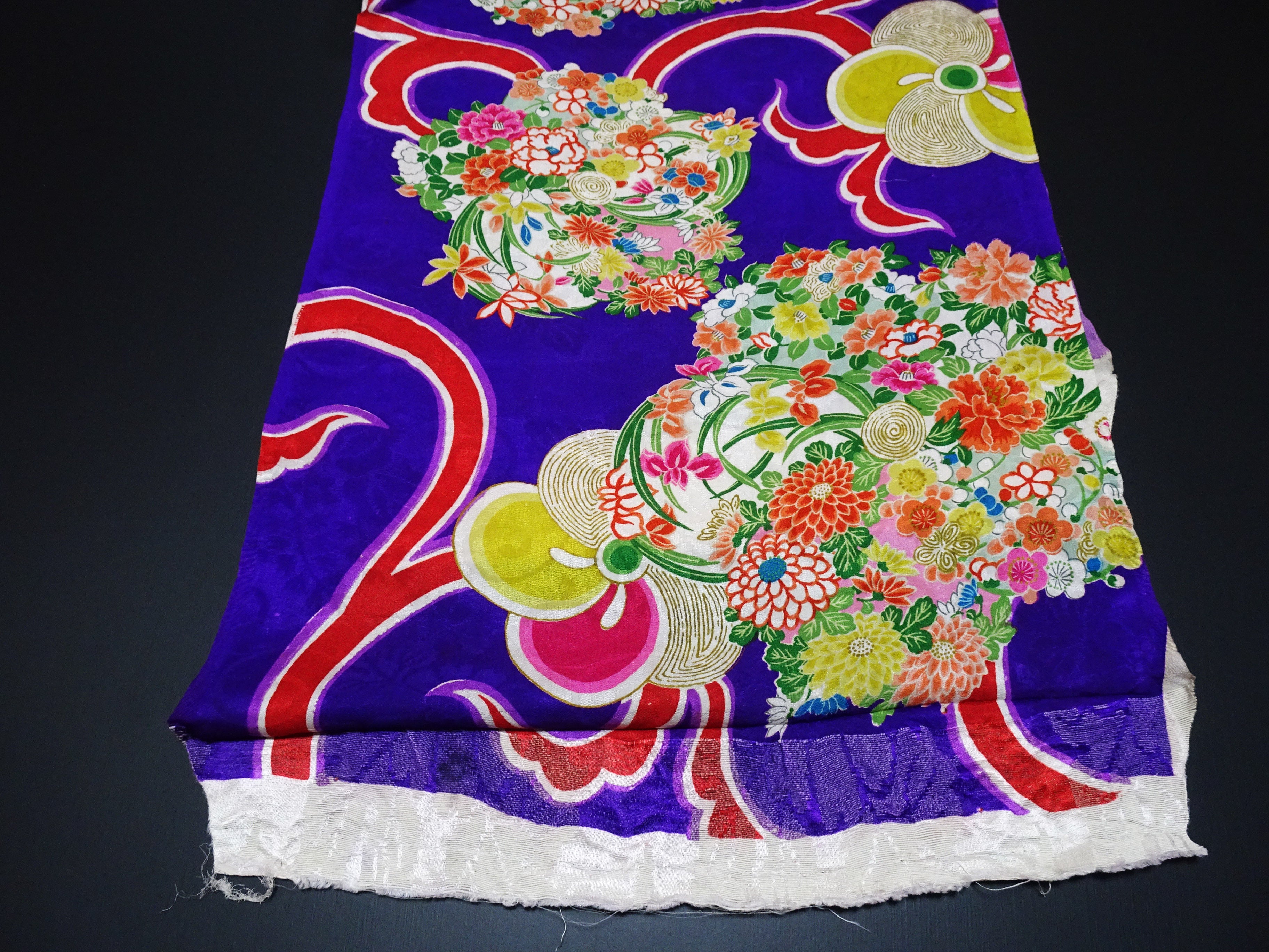 Japanese Antique Silk Bolts  / Mon Kinsha / Dyed Pattern 17510