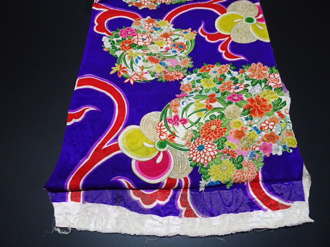 Japanese Antique Silk Bolts  / Mon Kinsha / Dyed Pattern 17510
