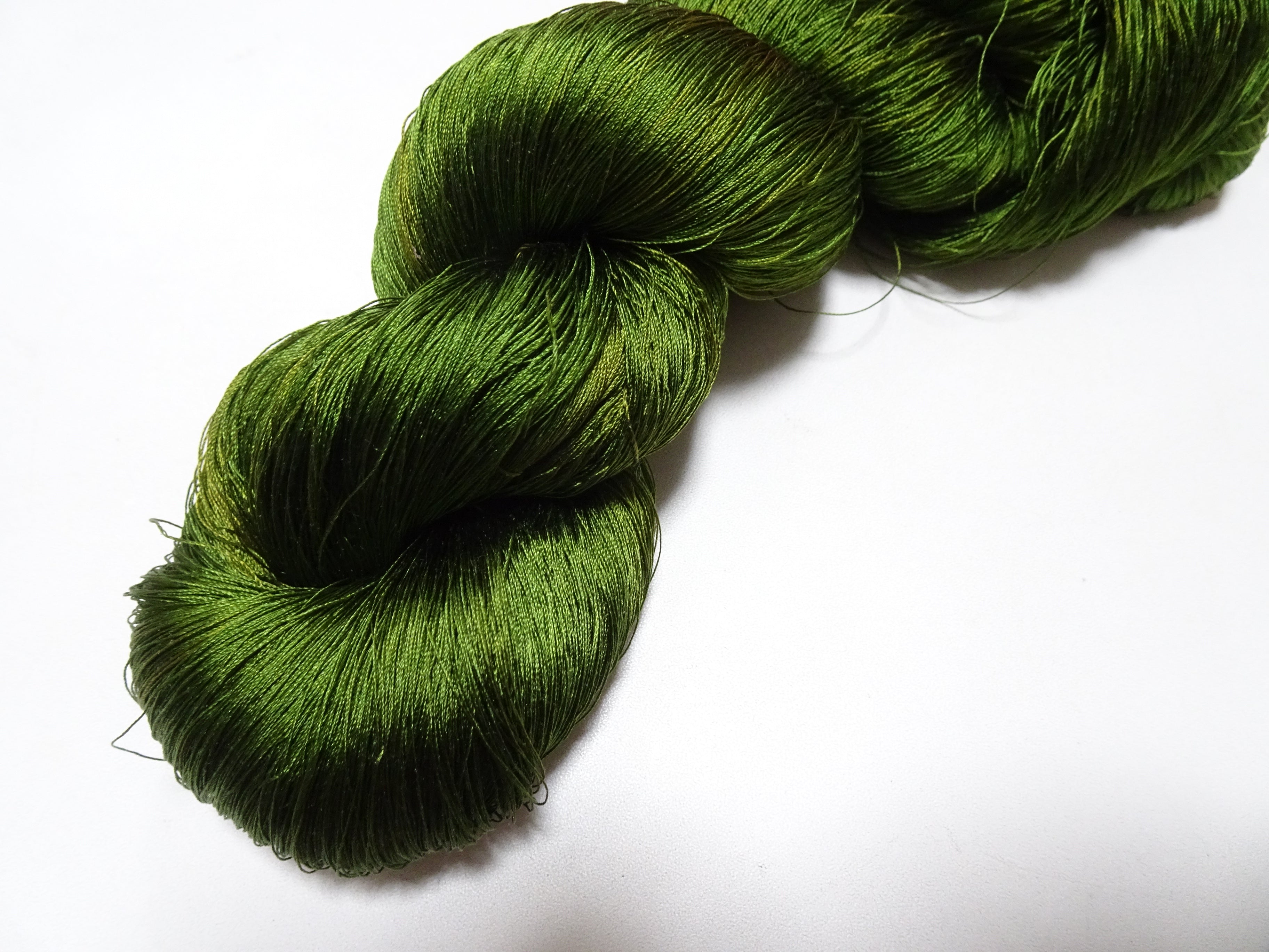 Japanese Vintage Silk Thread for Tsuzure Weaving – High-Quality 19676