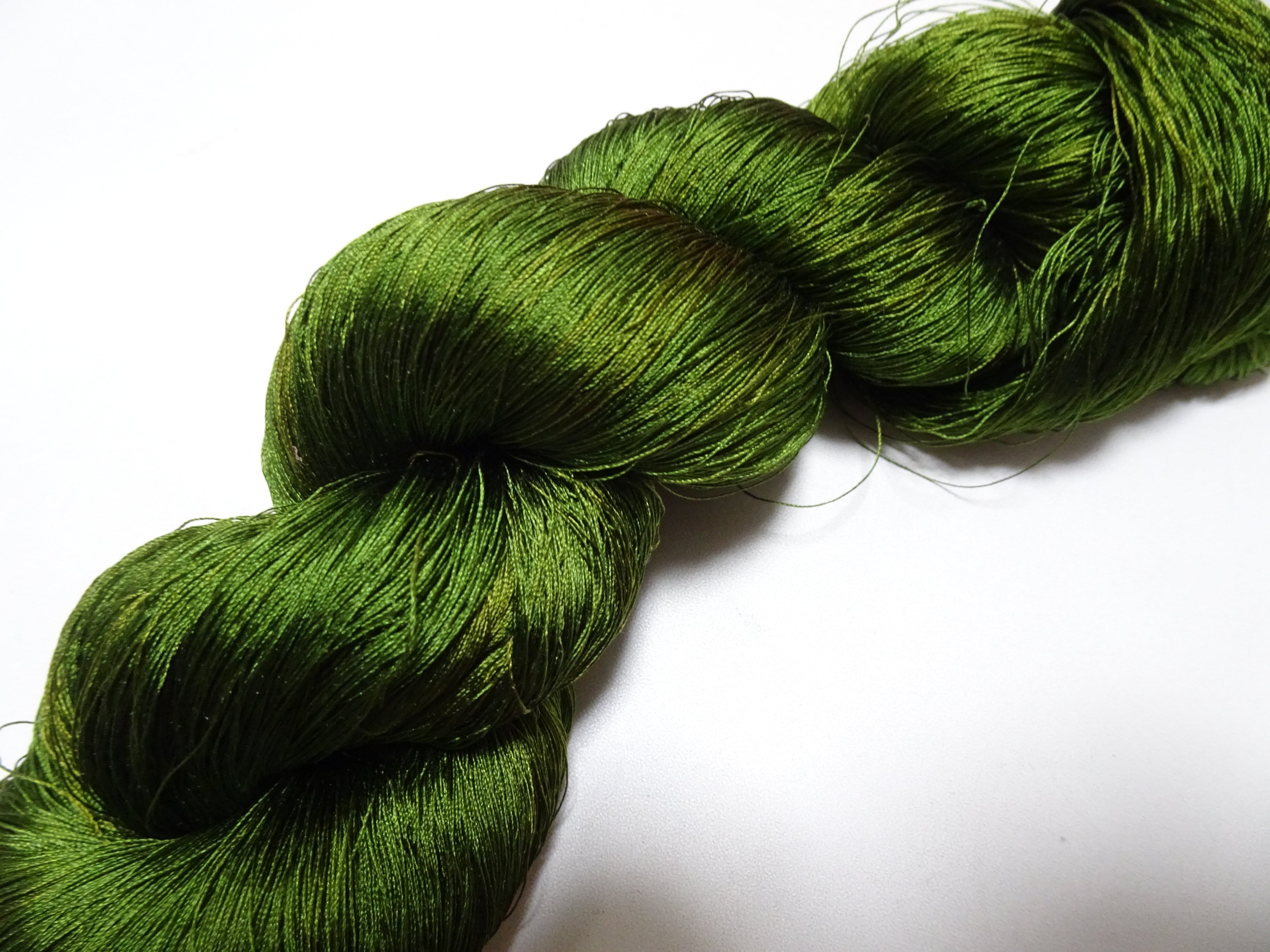 Japanese Vintage Silk Thread for Tsuzure Weaving – High-Quality 19676