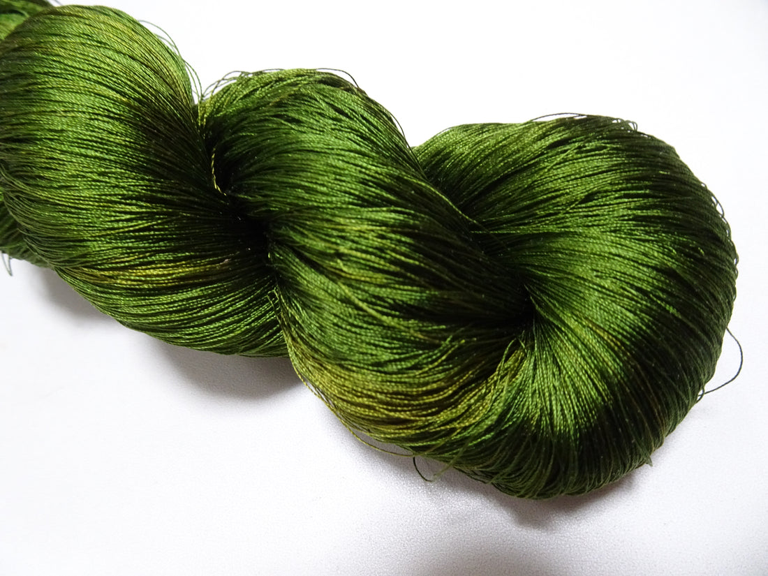 Japanese Vintage Silk Thread for Tsuzure Weaving – High-Quality 19676