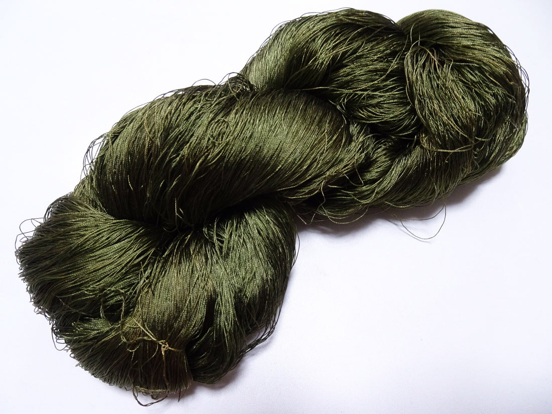 Japanese Vintage Silk Thread for Tsuzure Weaving – High-Quality 19677