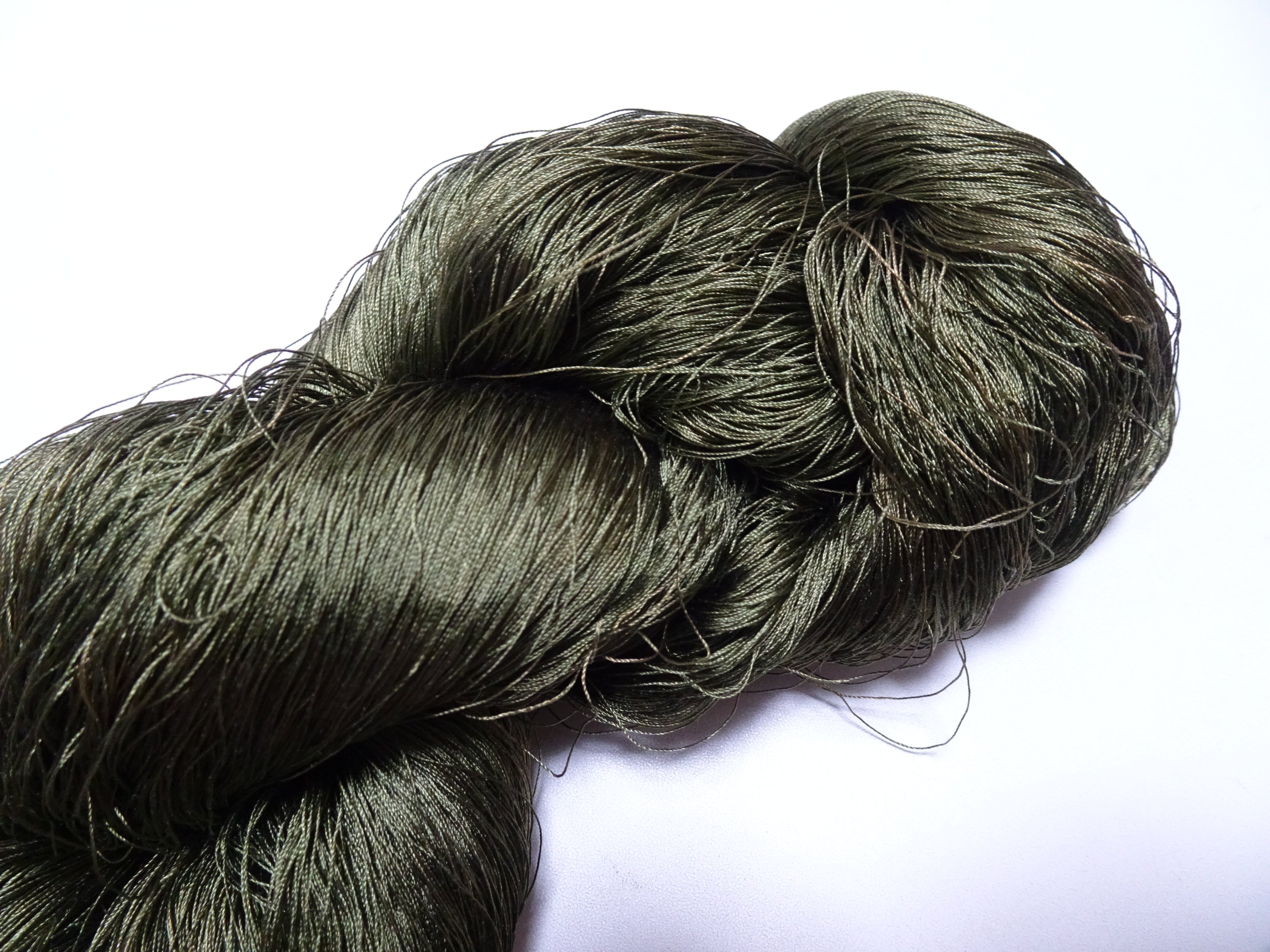 Japanese Vintage Silk Thread for Tsuzure Weaving – High-Quality 19677