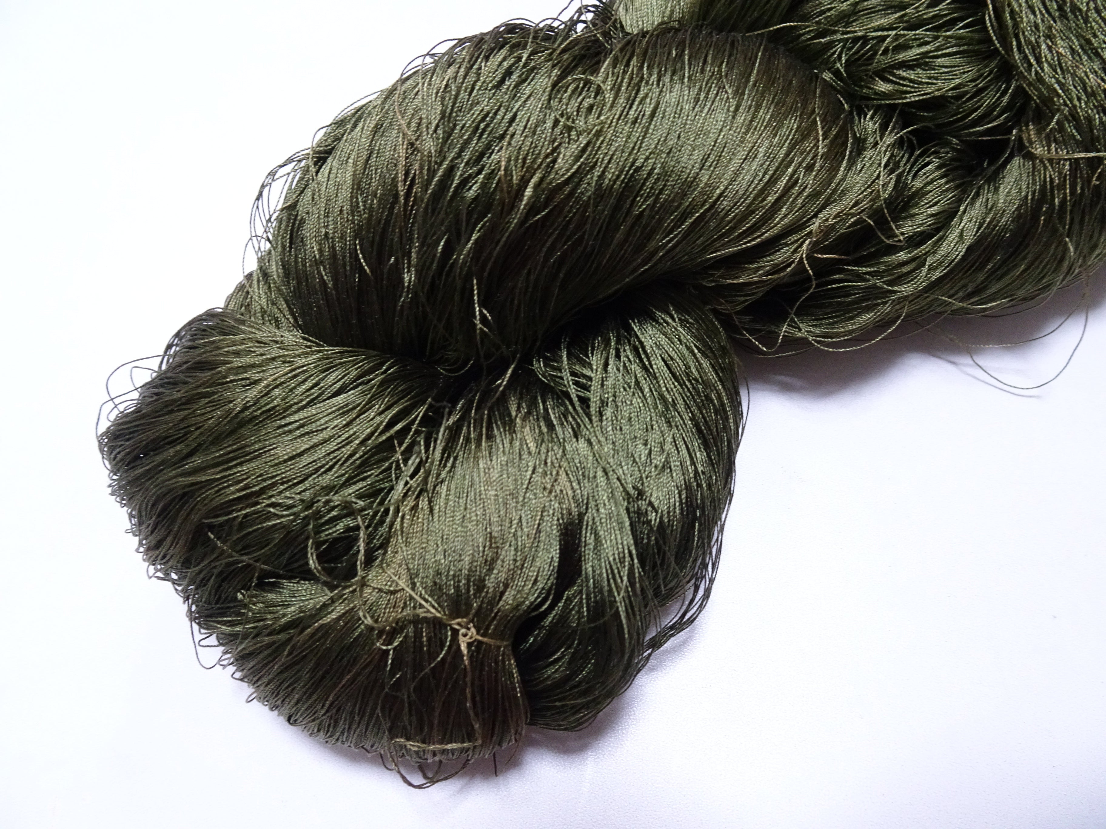 Japanese Vintage Silk Thread for Tsuzure Weaving – High-Quality 19677
