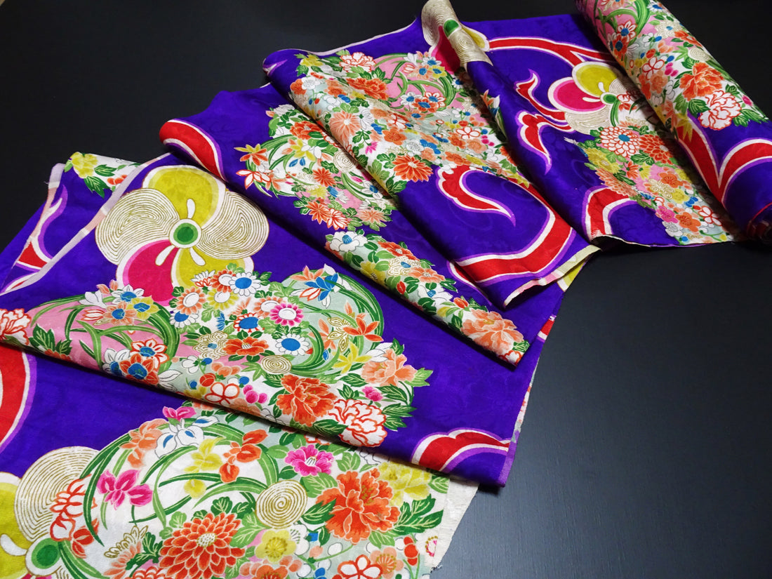 Japanese Antique Silk Bolts  / Mon Kinsha / Dyed Pattern 17510