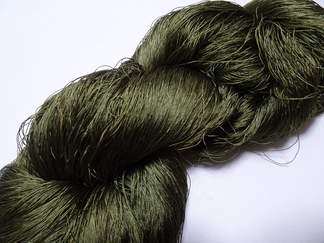 Japanese Vintage Silk Thread for Tsuzure Weaving – High-Quality 19677