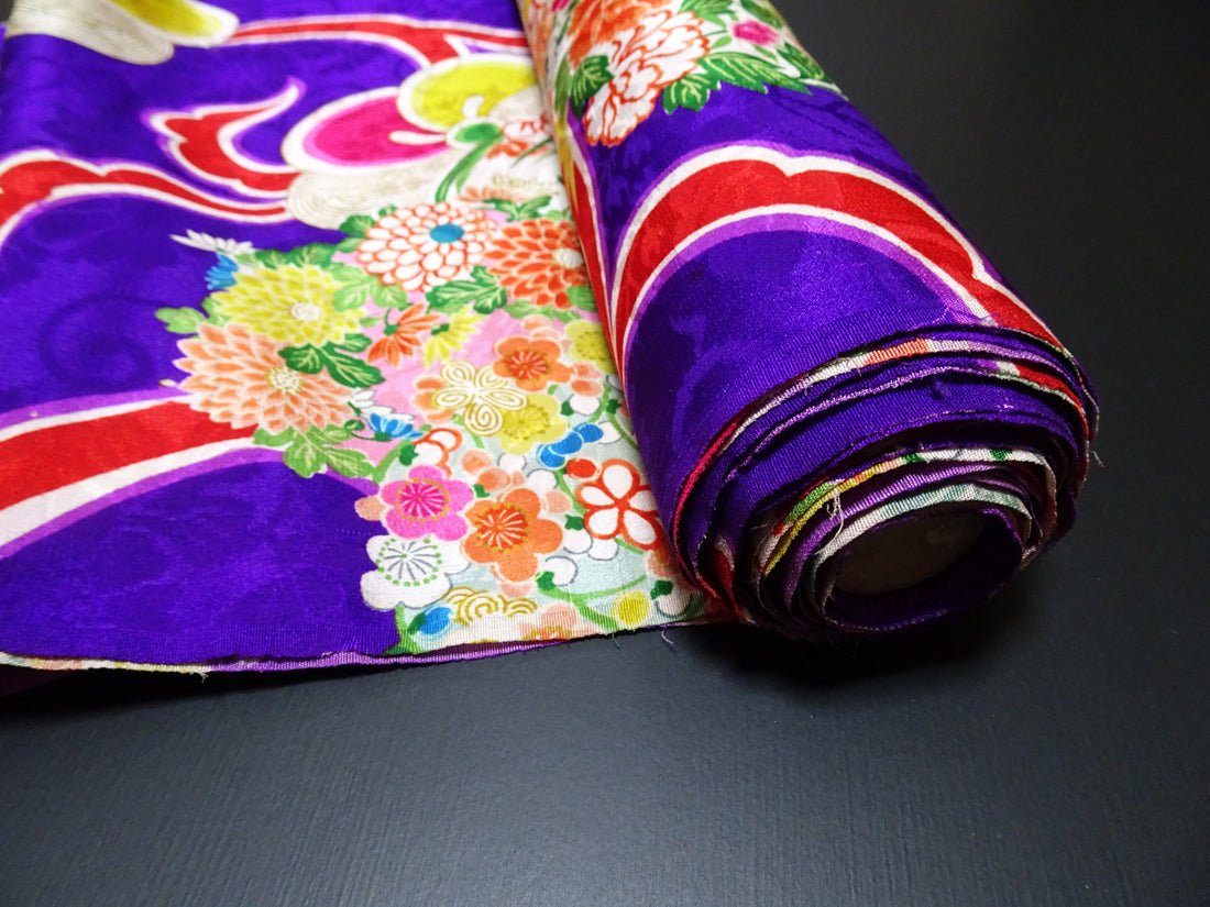 Japanese Antique Silk Bolts  / Mon Kinsha / Dyed Pattern 17510