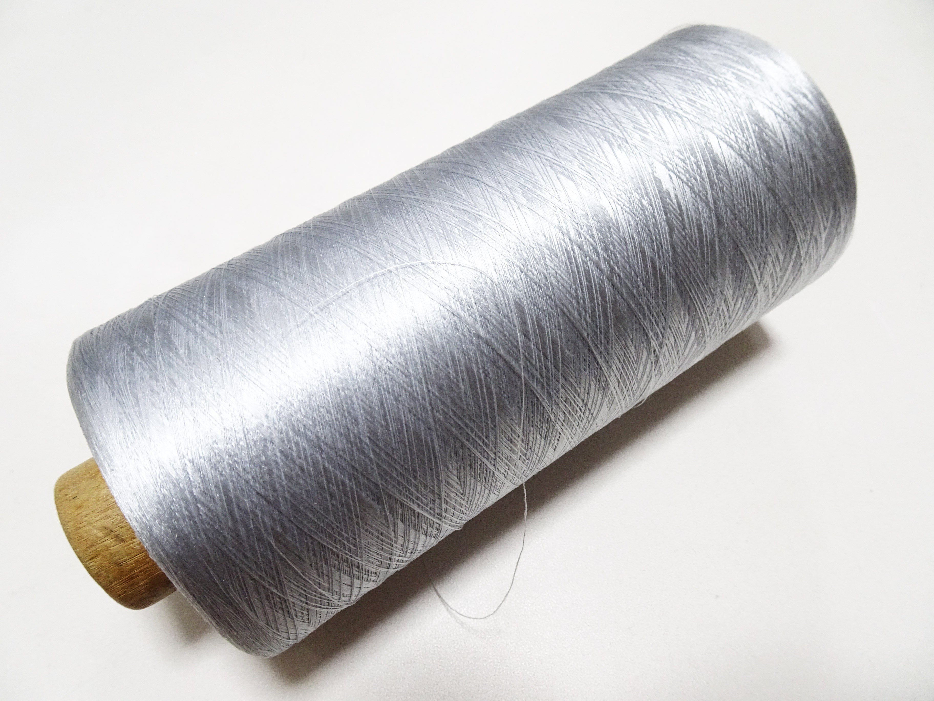 Japanese Vintage Silk Thread & Woodn Spool Embroidery 18701