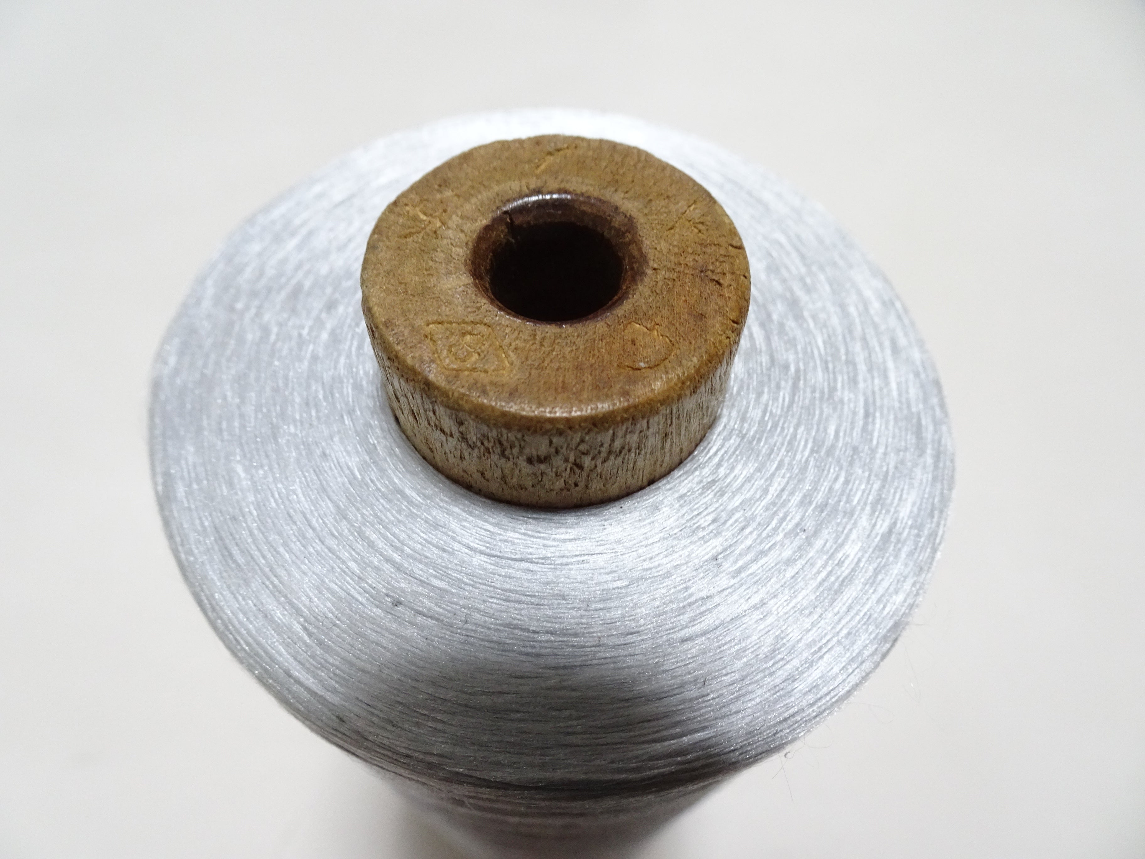 Japanese Vintage Silk Thread & Woodn Spool Embroidery 18701